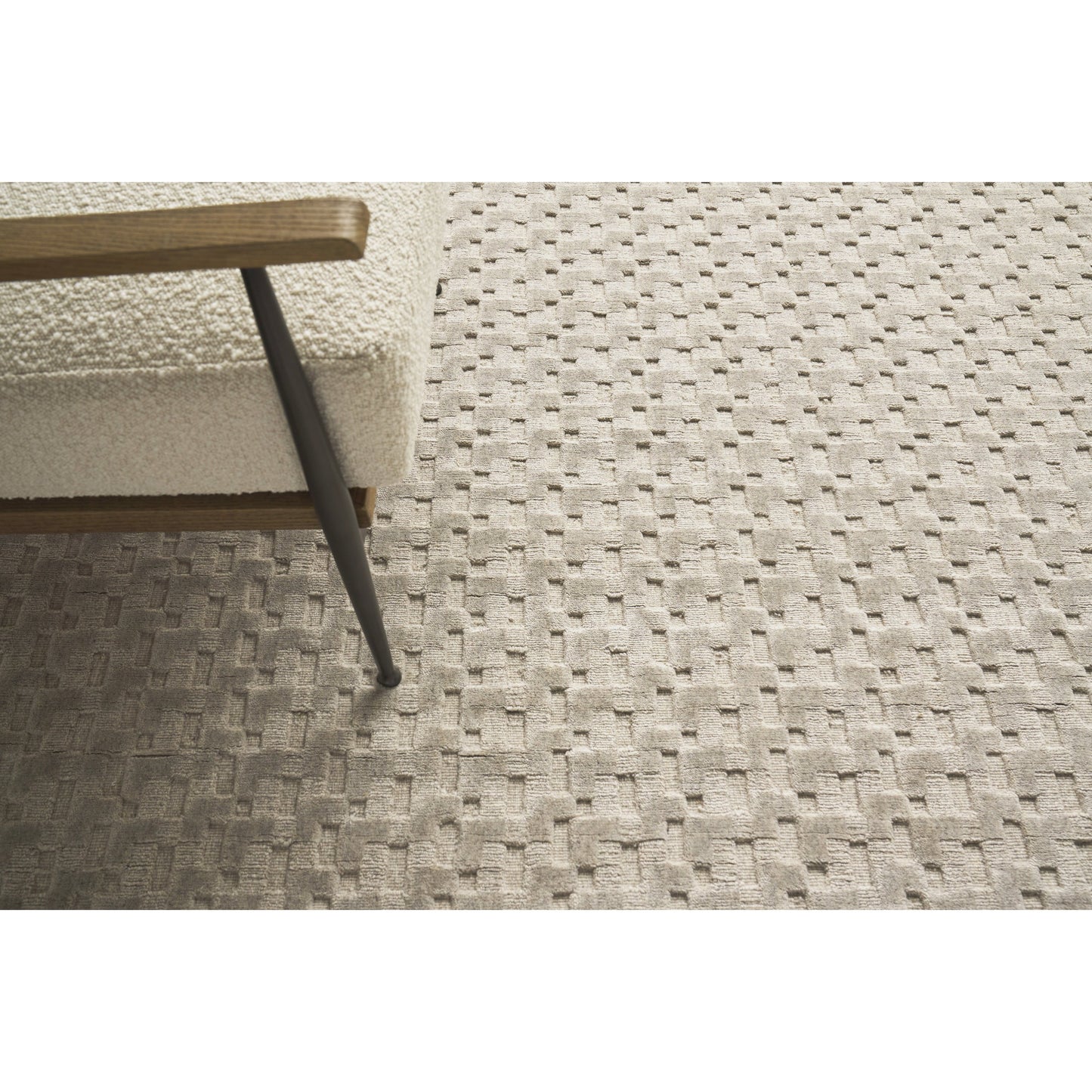 005 SI-1828792,SI-1828793,SI-1828794,SI-1828795,SI-1828796,SI-1828797 | Lifestyle | Monroe Silk Rug - Light Taupe by Exquisite Rugs in light taupe. Made from bamboo silk in a unique style.