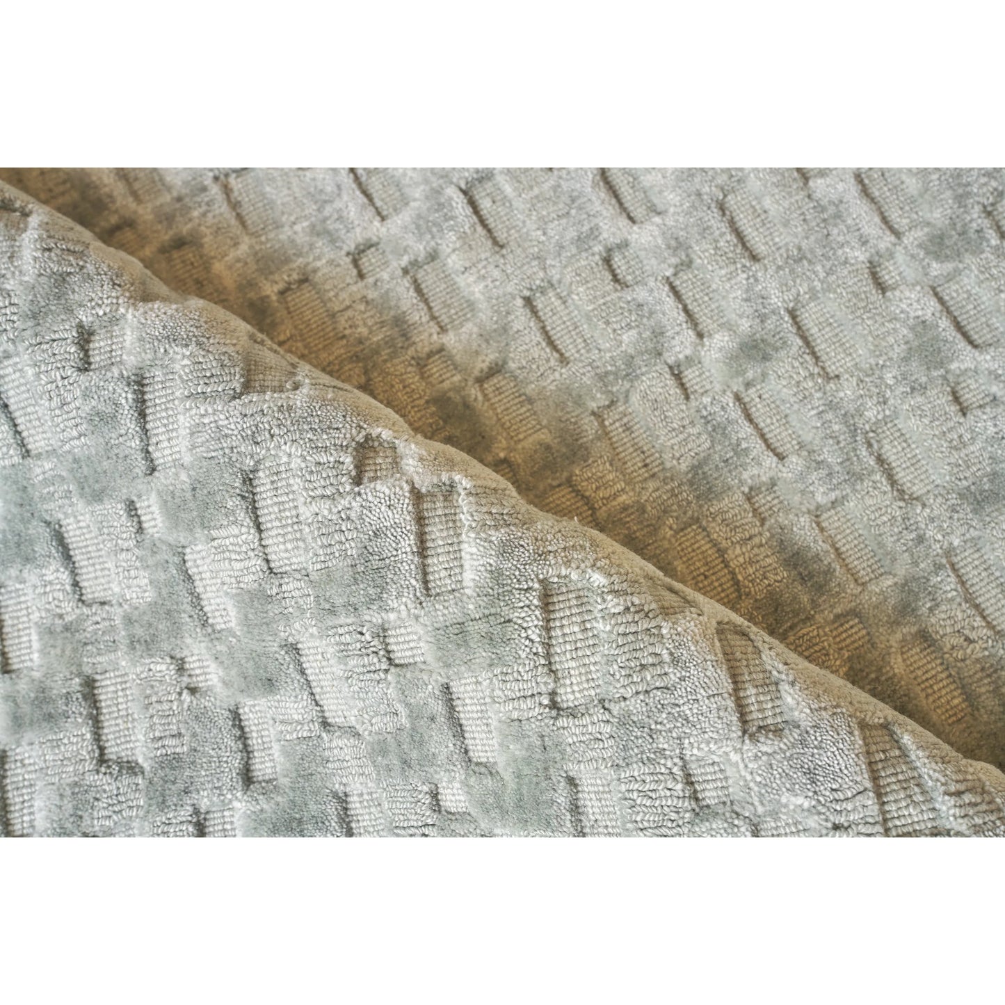 004 SI-2222009,SI-2293658 | Additional Silo | Monroe Silk 3972 Rug by Exquisite Rugs in light green. Made from bamboo silk in a unique style.