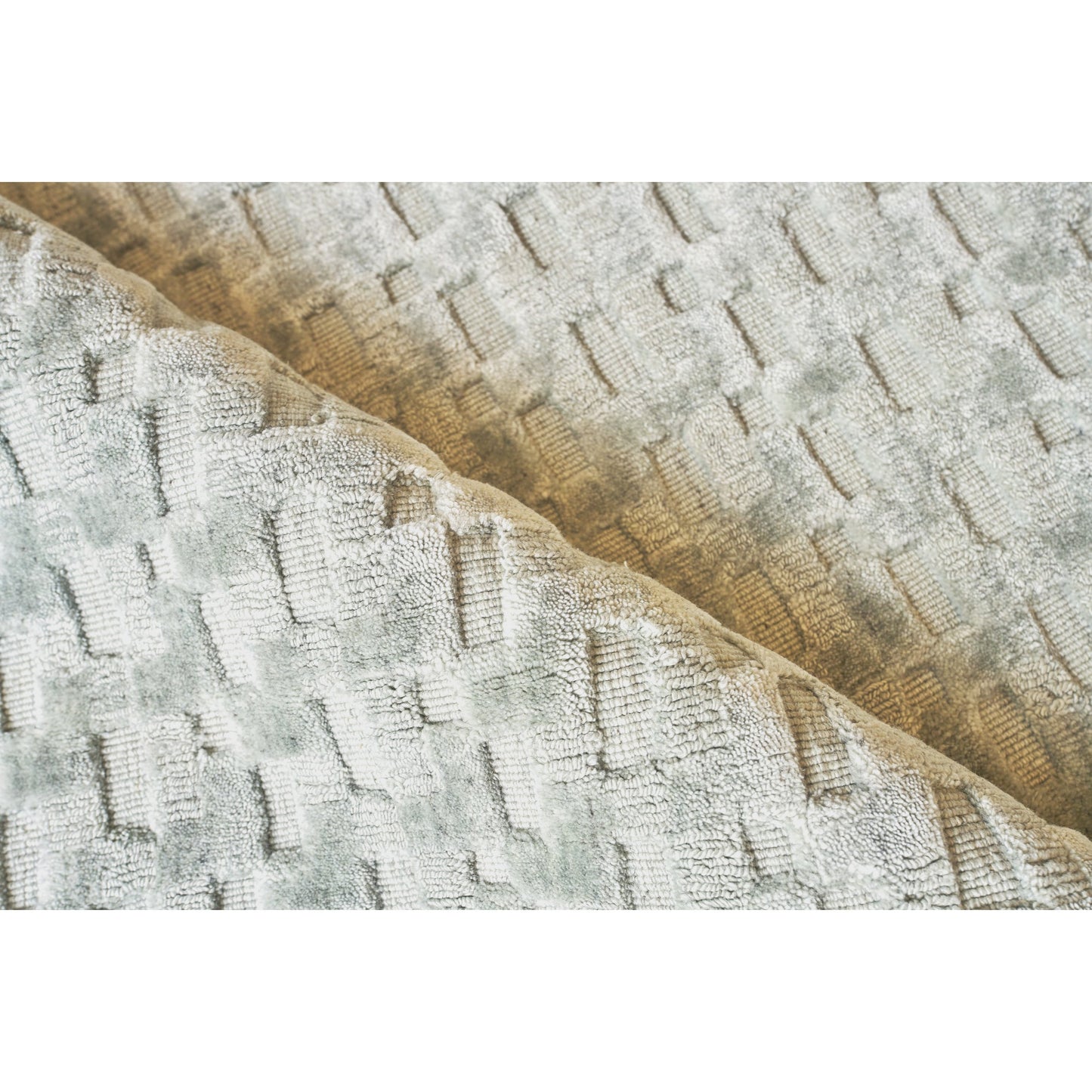 004 SI-1828798,SI-1828799,SI-1828800,SI-1828801,SI-1828802,SI-1828803 | Closeup | Monroe Silk Rug - Light Green by Exquisite Rugs in light green. Made from bamboo silk in a unique style.