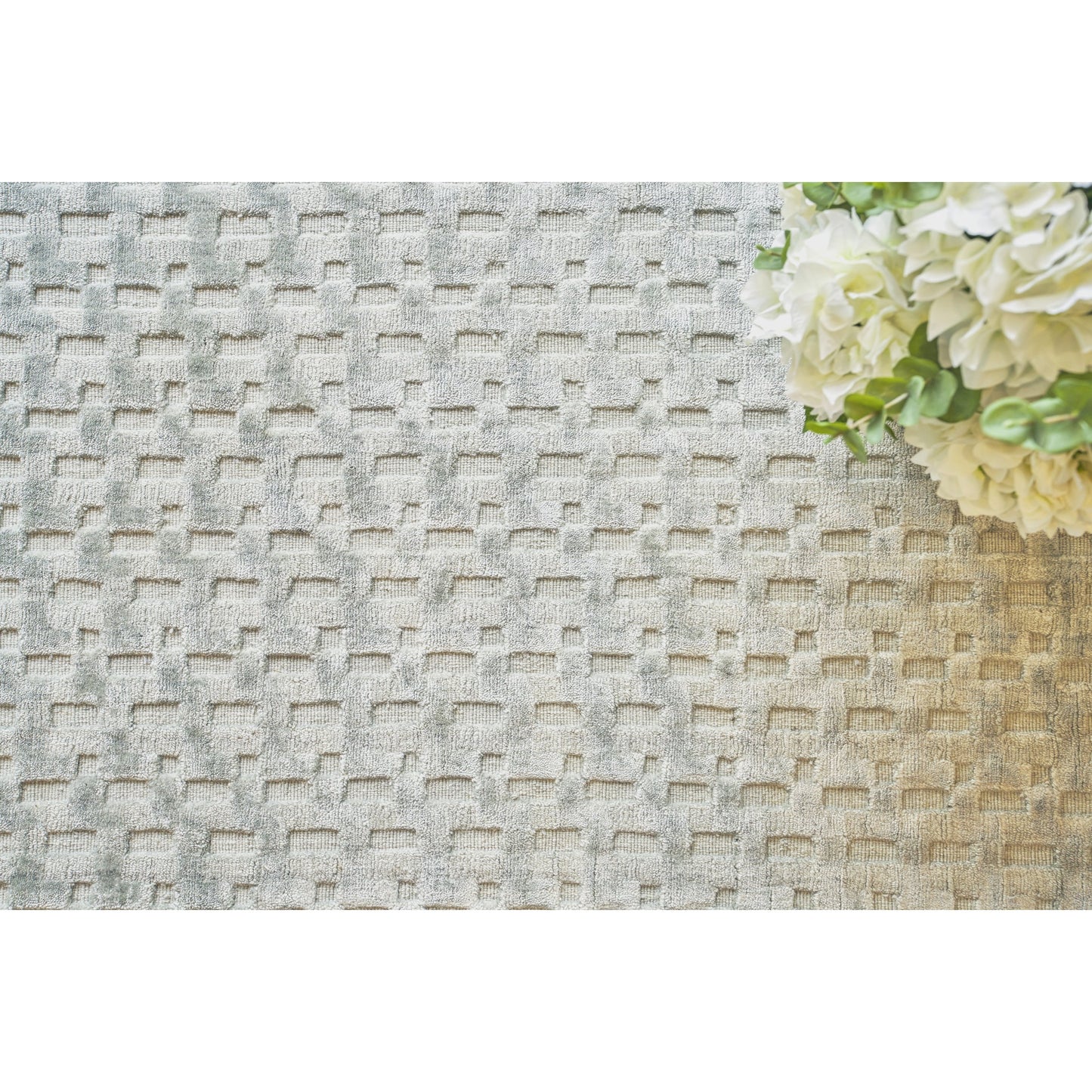 006 SI-1828798,SI-1828799,SI-1828800,SI-1828801,SI-1828802,SI-1828803 | Lifestyle | Monroe Silk Rug - Light Green by Exquisite Rugs in light green. Made from bamboo silk in a unique style.