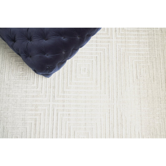 Castelli 3975 Rug by Exquisite Rugs in ivory. Made from bamboo silk, wool in a unique style.