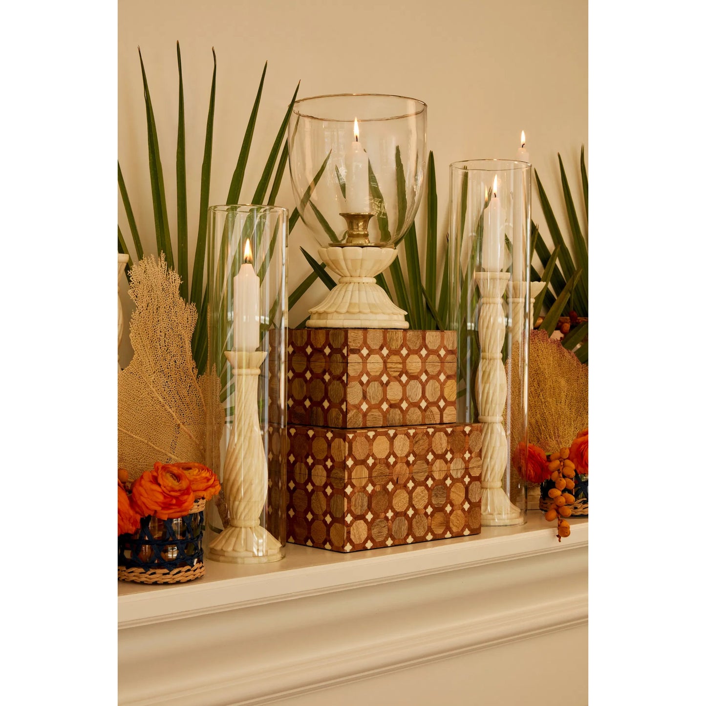 005 SI-2452996 | Lifestyle | Beaumont Hurricane by Chelsea House in white, cream, clear. Made from glass, bone in a modern style.