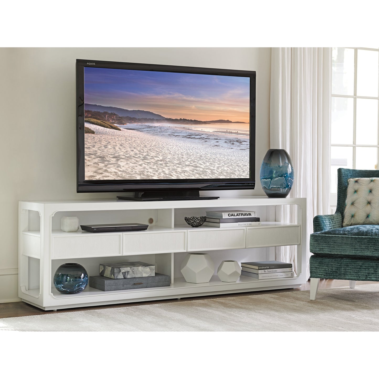 004 SR-835198 | Lifestyle | Brookfield Media Console by Lexington in white. Made from unique in a modern style.