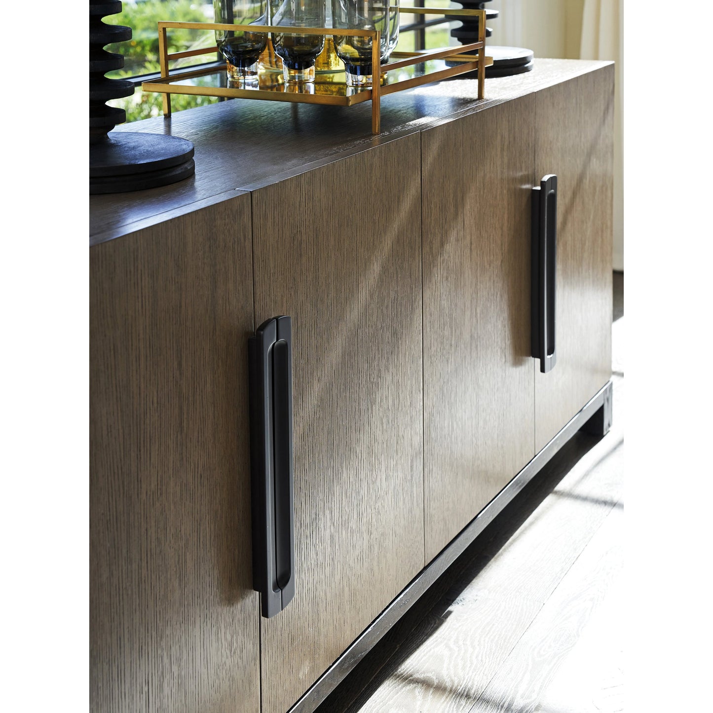 004 SI-2013222 | Closeup | Covington Buffet by Lexington in senegal. Made from unique in a modern style.