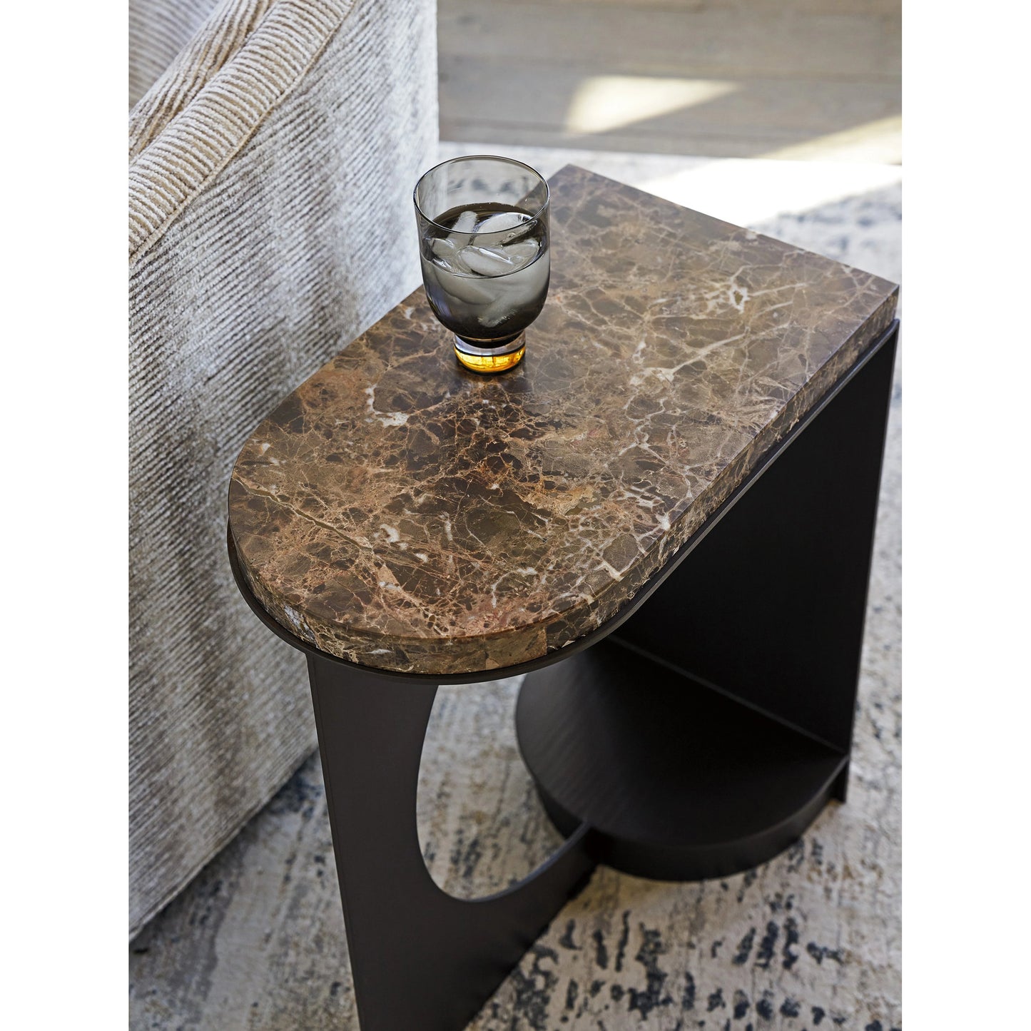 004 SI-2013233 | Lifestyle | Novella Side Table by Lexington in tunis. Made from unique in a modern style.