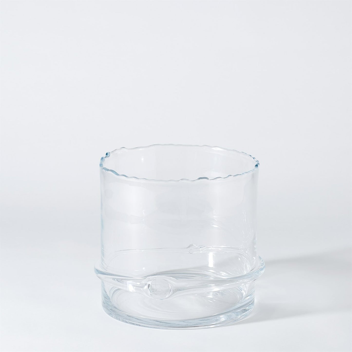 001 SR-892273 | Primary Silo | Intaglio Hurricane by Global Views. Made from glass in a transitional style.