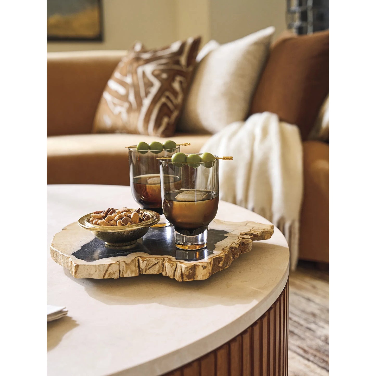 008 SI-2371262 | Lifestyle | Avenida Round Cocktail Table by Lexington. Made from unique in a transitional style.