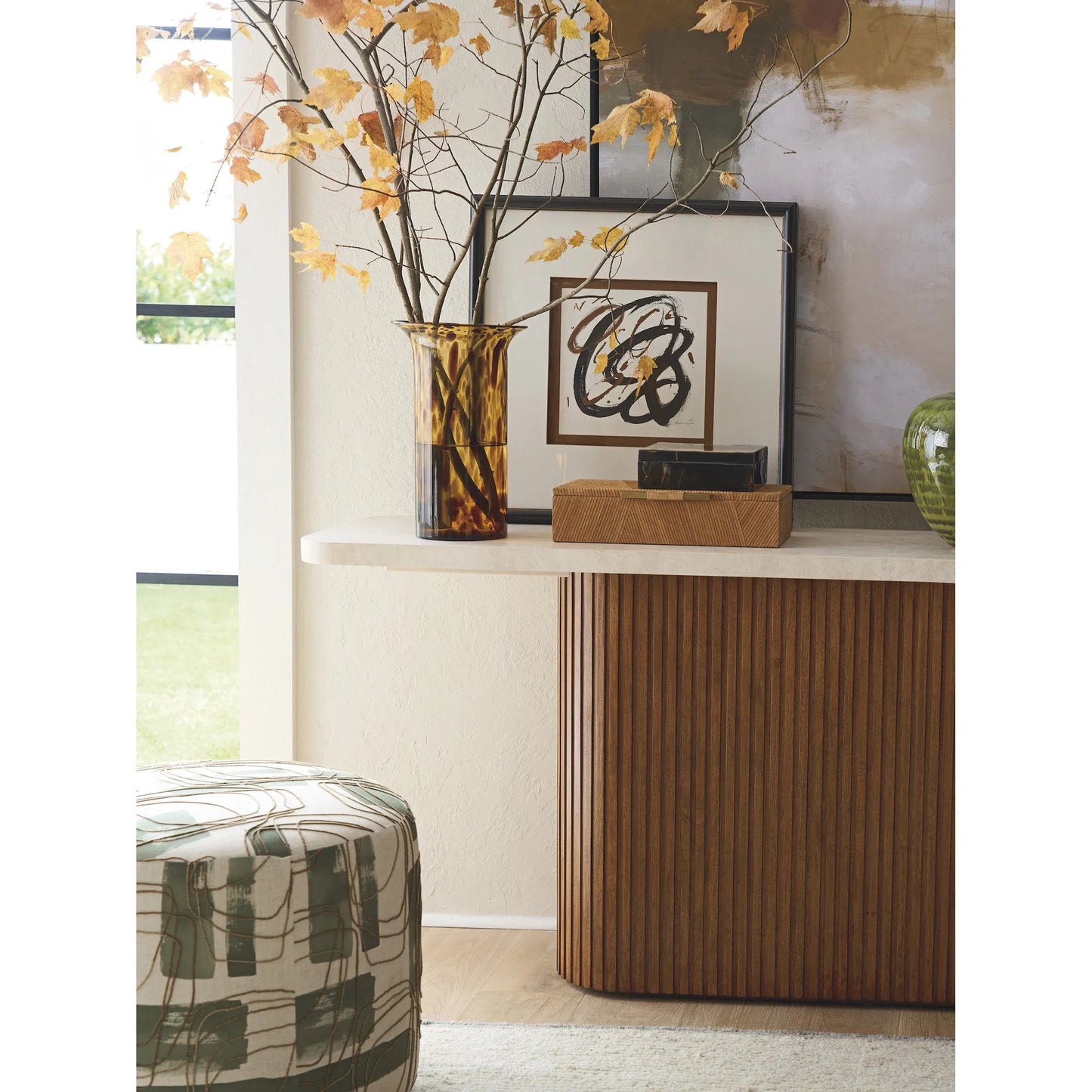 007 SI-2371268 | Lifestyle | Seabourne Console Table by Lexington. Made from unique in a modern style.