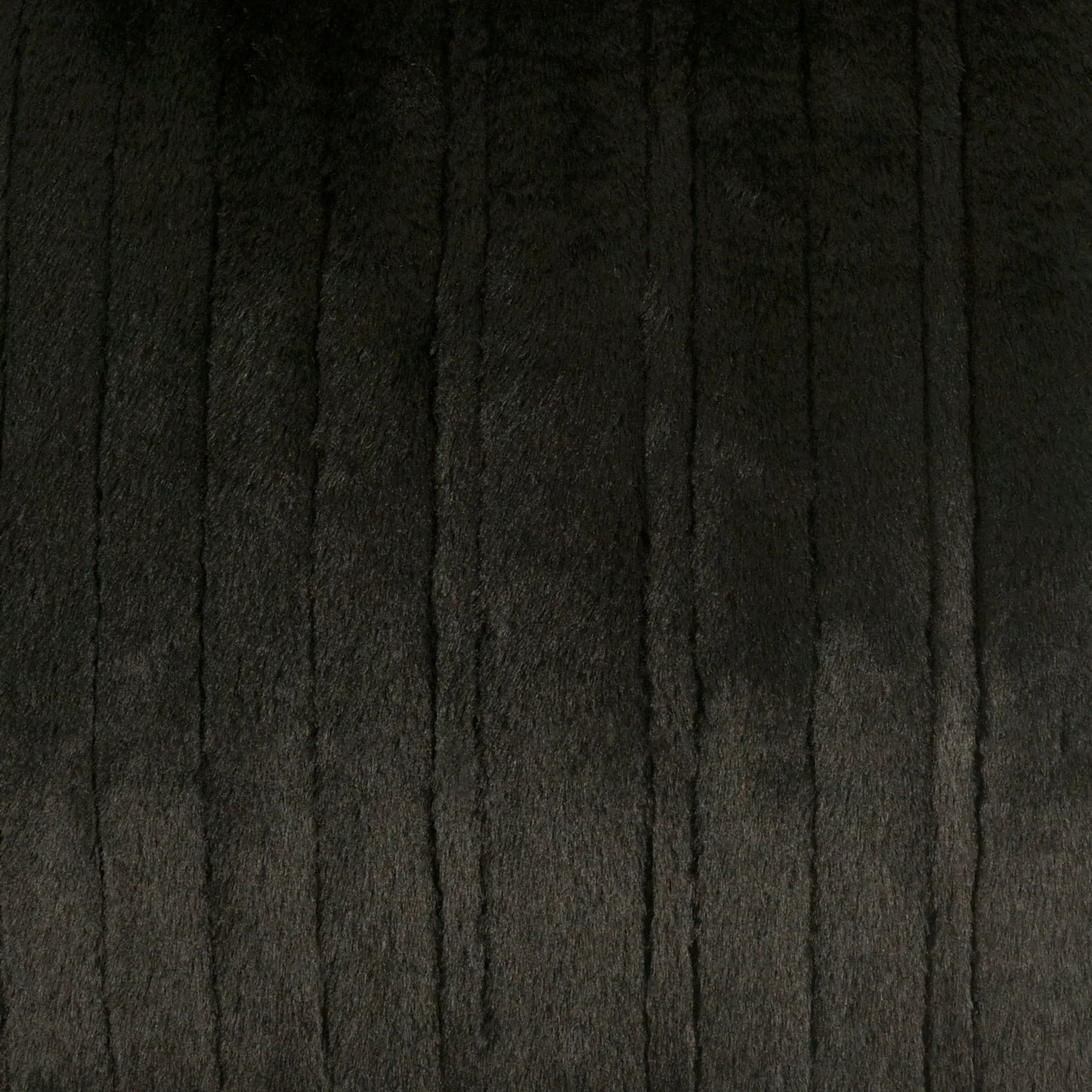 007 SI-2514586 | Closeup | Spalding Pillow by DV Kap Home. Made from 100% polyester in a eclectic & global style.