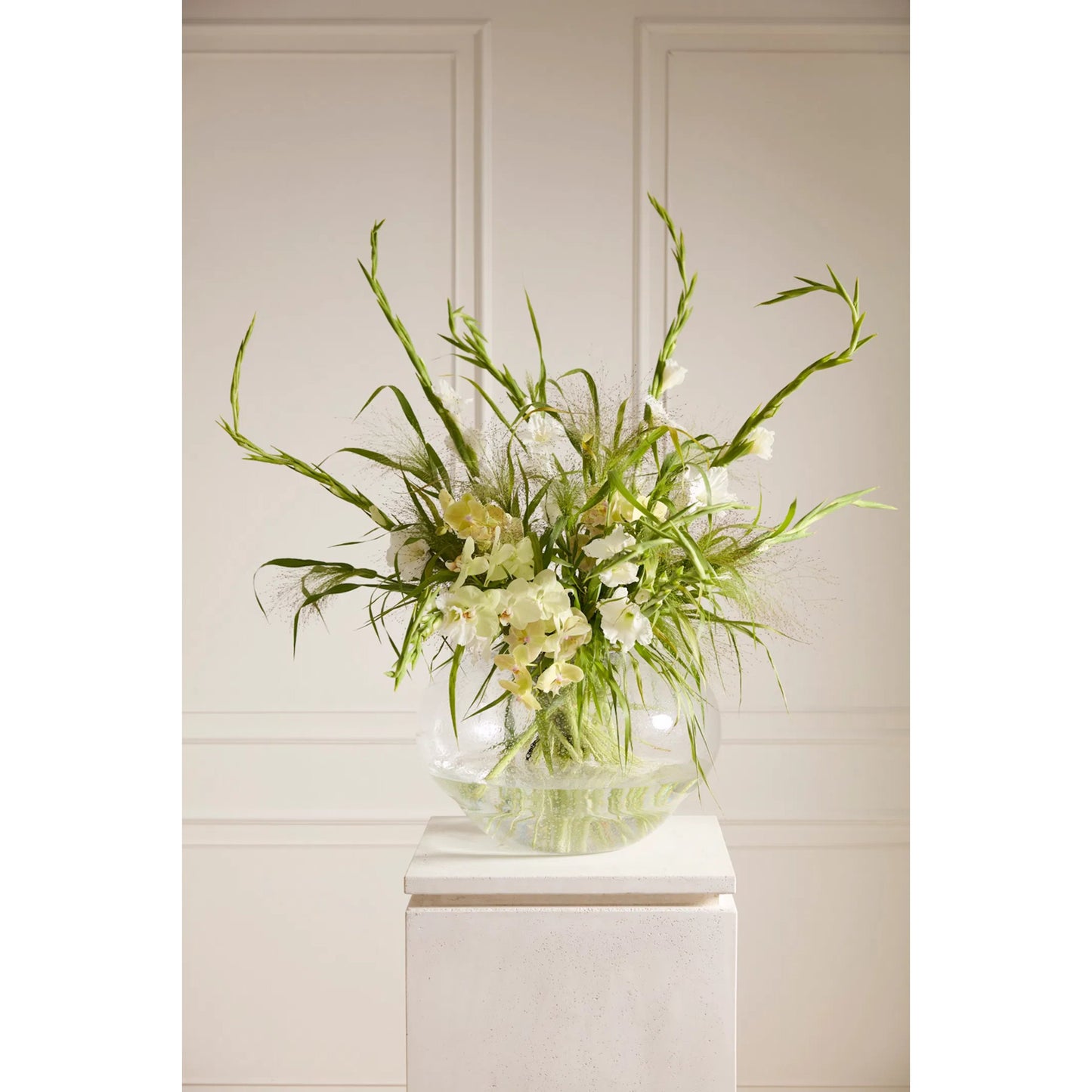 002 SI-2539394 | Lifestyle | Bala Vase by Accent Decor in clear. Made from glass in a unique style.