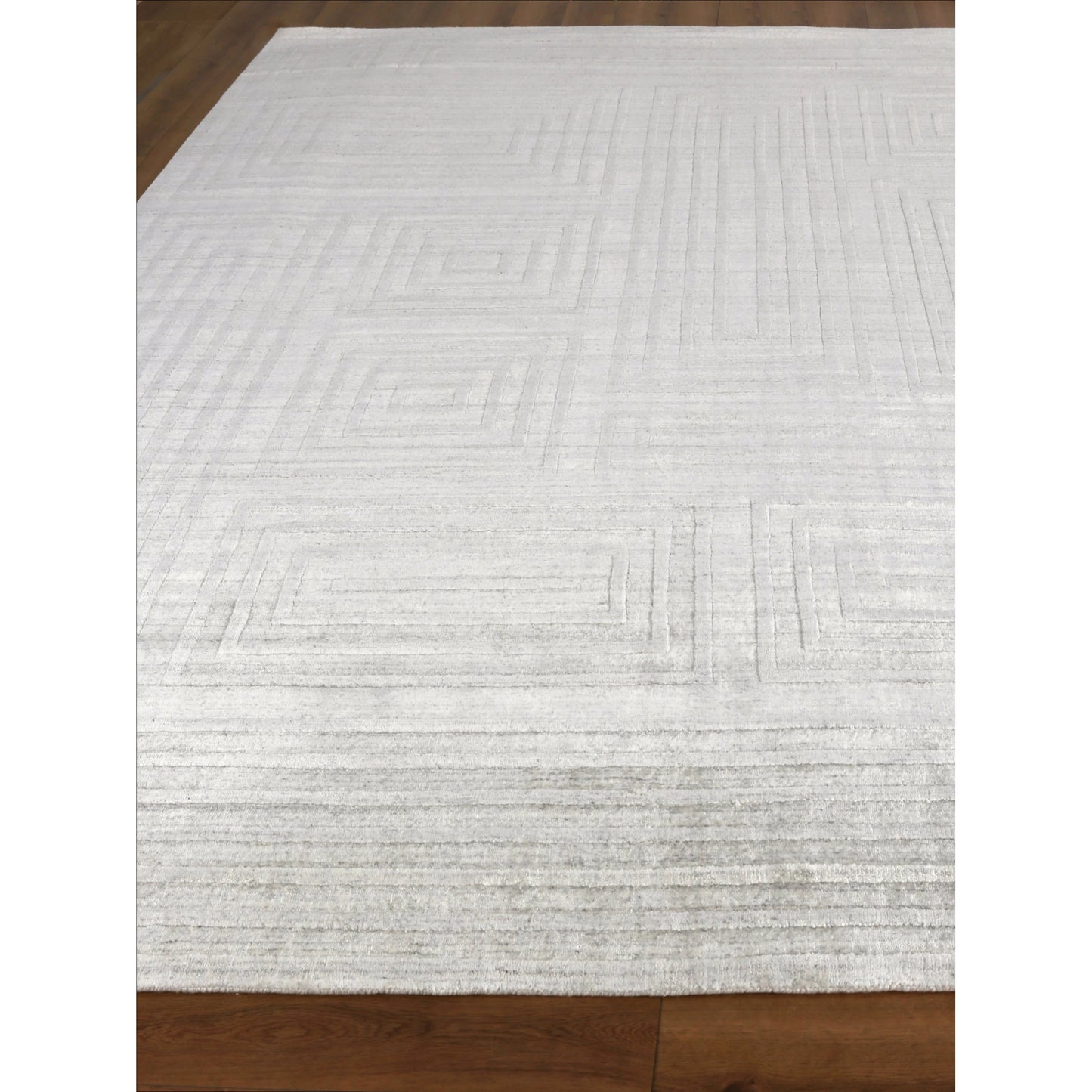 003 SI-2101270,SI-2293701 | Closeup | Castelli 4351 Rug by Exquisite Rugs in ivory. Made from bamboo silk, wool in a unique style.