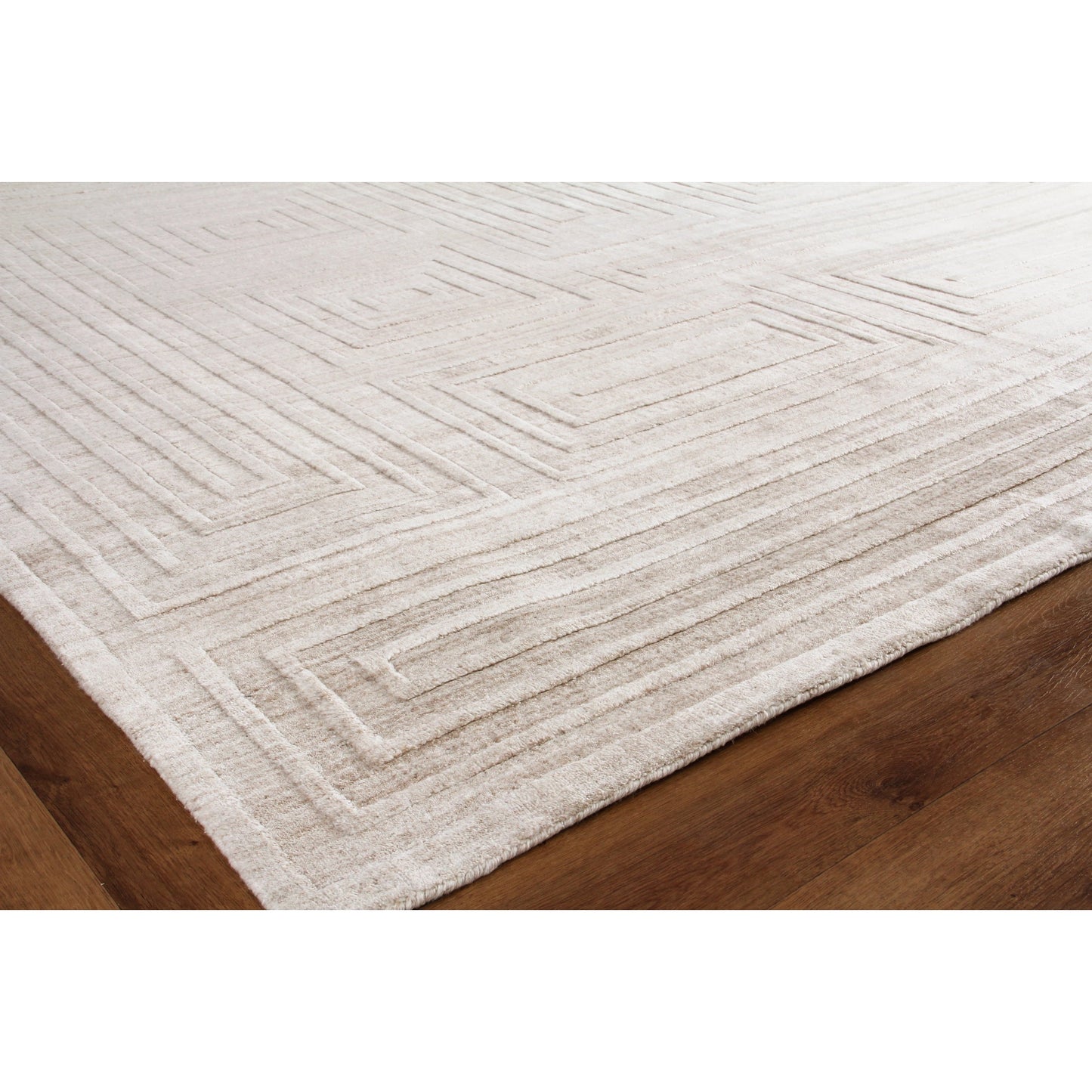 002 SI-2101271 | Closeup | Castelli 4352 Rug by Exquisite Rugs in light beige. Made from bamboo silk, wool in a unique style.
