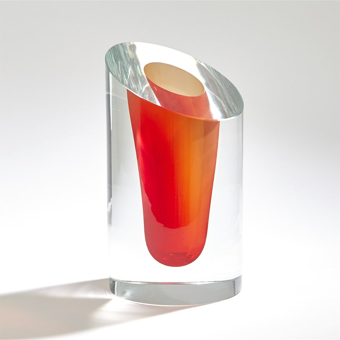 001 SR-940048 | Primary Silo | Slanted Vase by Global Views in clear with bubbles. Made from artglass in a modern style.