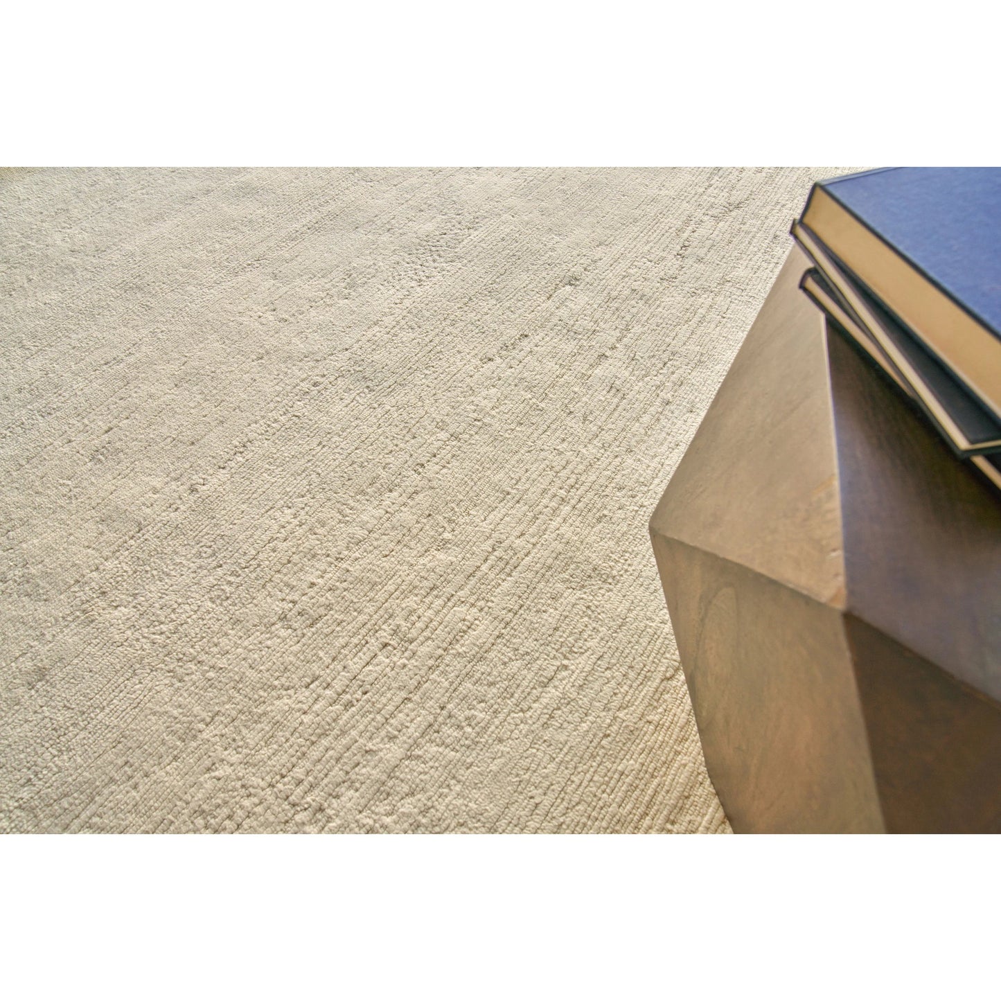 002 SI-2222059,SI-2293707,SI-2384162 | Additional Silo | Merino Wool 4462 Rug by Exquisite Rugs in ivory. Made from merino wool in a unique style.