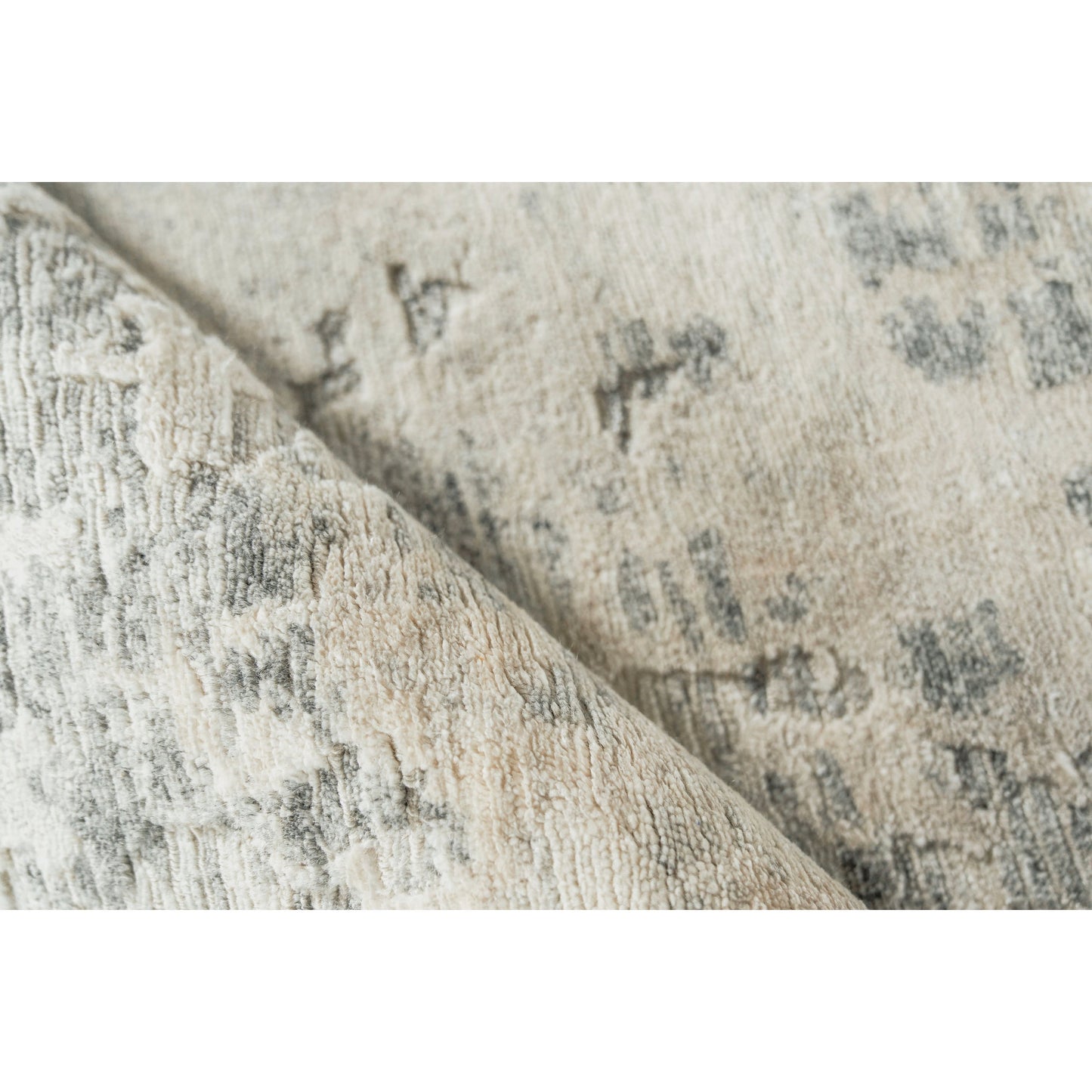 004 SI-1827838,SI-1827839,SI-1827840,SI-1827841,SI-1827842 | Closeup | Cosmo Rug - White by Exquisite Rugs in white. Made from new zealand wool, bamboo silk in a unique style.