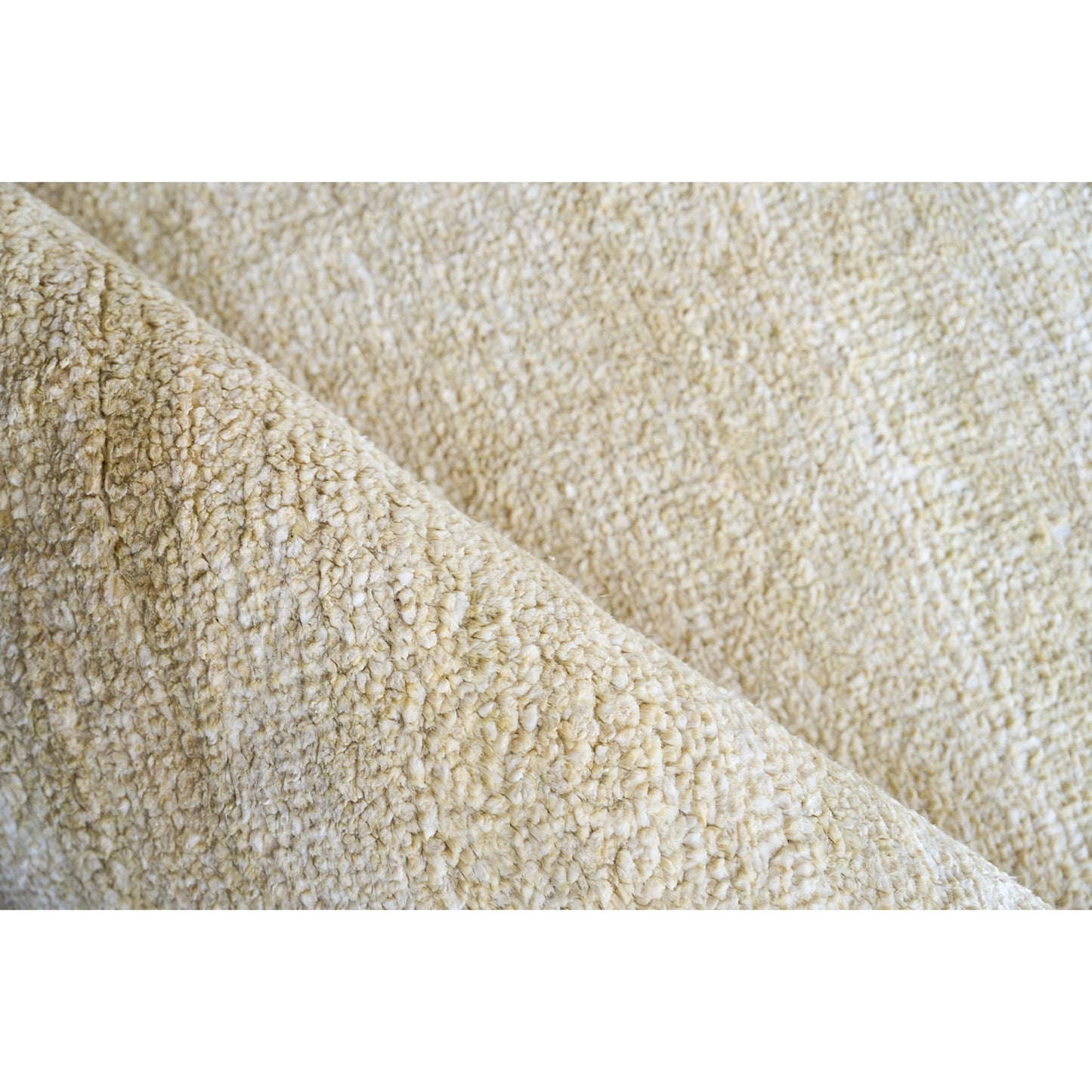 004 SI-2138604,SI-2138605,SI-2138606,SI-2138607,SI-2222085,SI-2293720 | Closeup | Plush 4633 Rug by Exquisite Rugs in gold. Made from bamboo silk, mohair in a unique style.