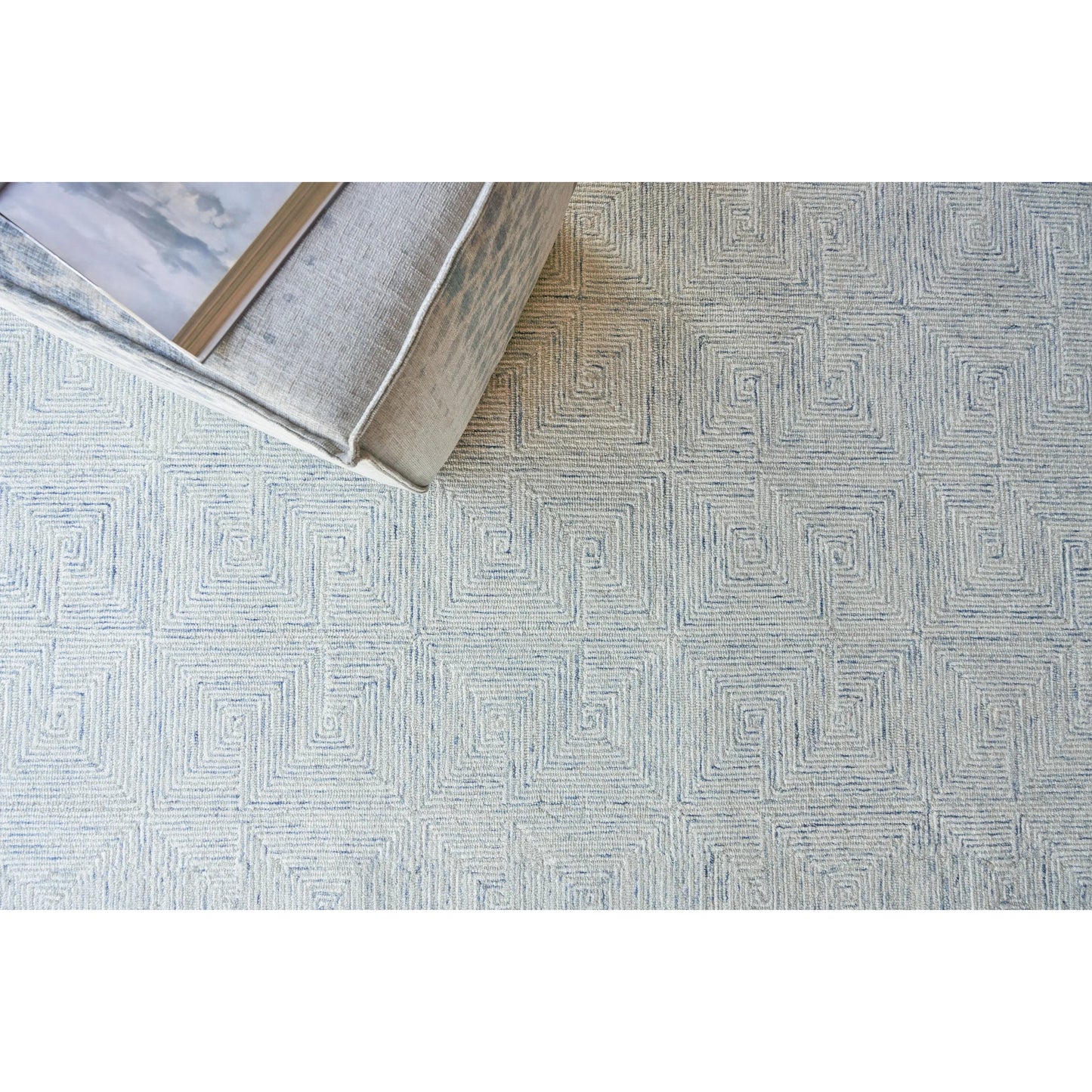 006 SI-2222133 | Lifestyle | Caprice 4771 Rug by Exquisite Rugs in light blue, ivory. Made from new zealand wool in a unique style.