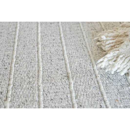 Nova 4867 Rug by Exquisite Rugs in ivory. Made from pet in a unique style.