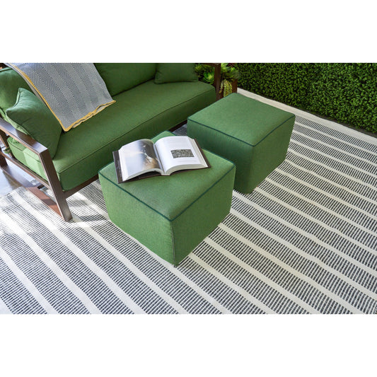 Boca 4889 Rug by Exquisite Rugs in ivory, black. Made from pet in a unique style.