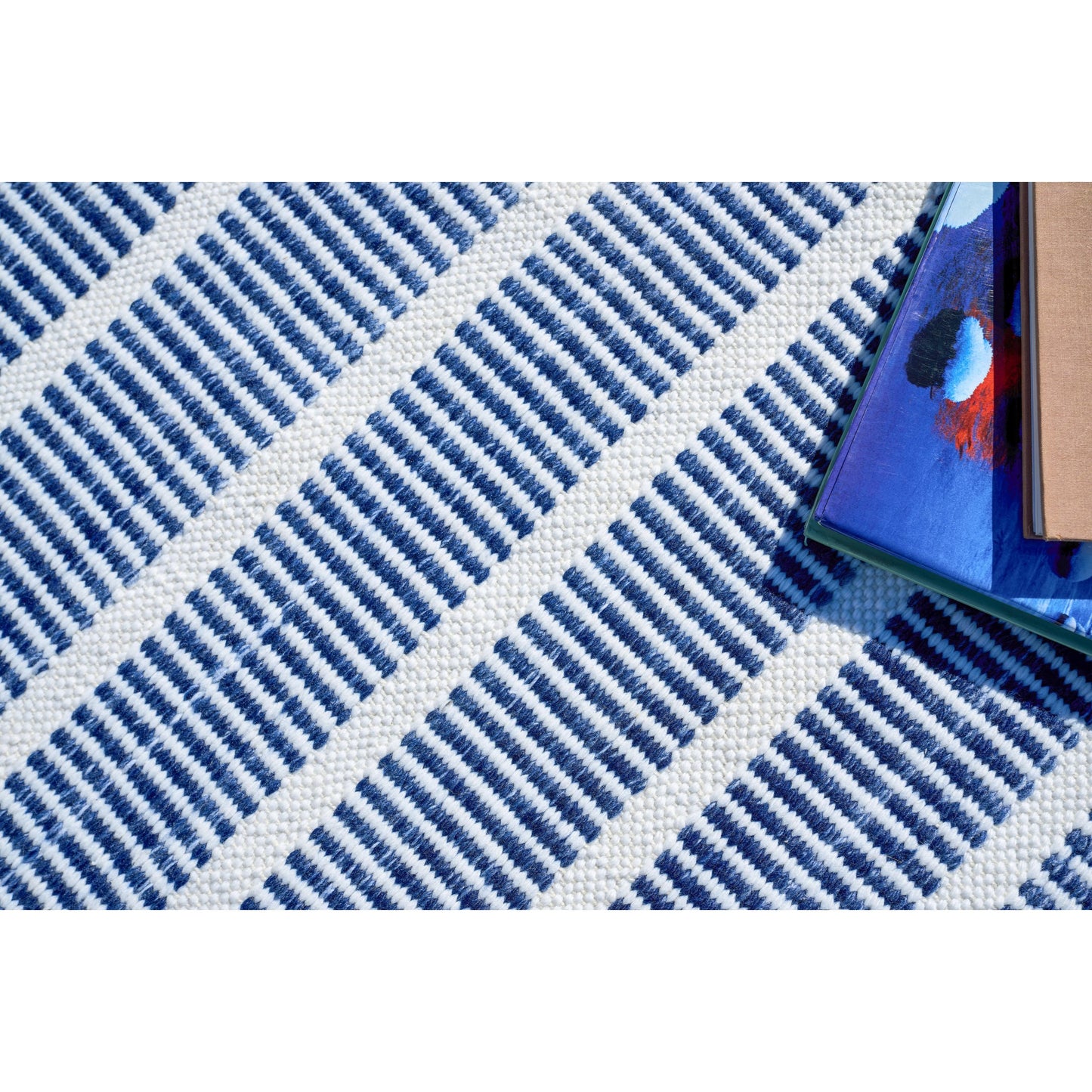002 SI-2101432,SI-2101433,SI-2101434 | Additional Silo | Boca 4890 Rug by Exquisite Rugs in ivory, blue. Made from pet yarn in a unique style.