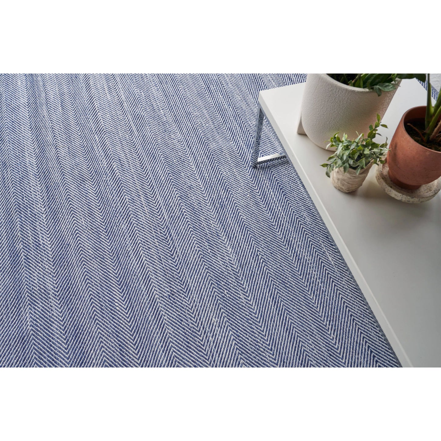 002 SI-2101445,SI-2101446,SI-2222177 | Additional Silo | Bintan 4895 Rug by Exquisite Rugs in ivory, blue. Made from pet yarn in a unique style.
