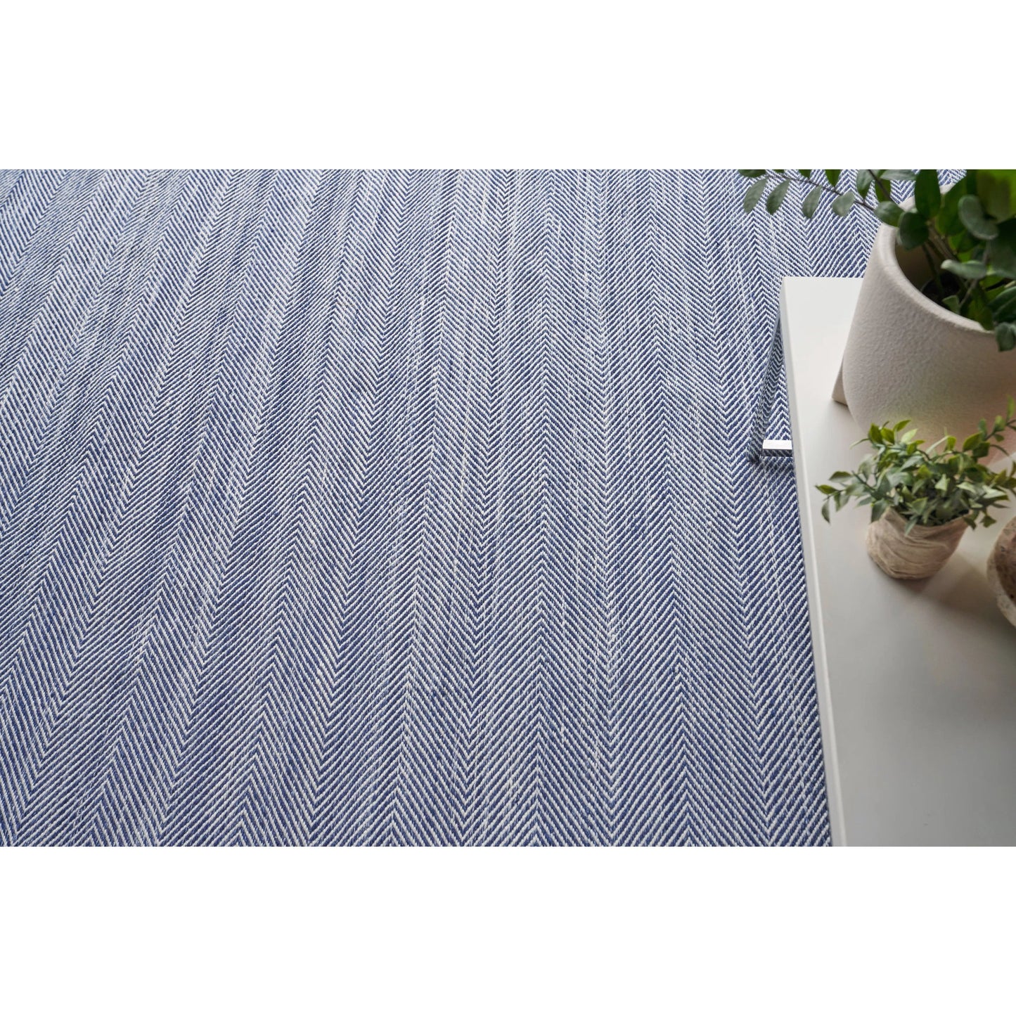 008 SI-2101445,SI-2101446,SI-2222177 | Lifestyle | Bintan 4895 Rug by Exquisite Rugs in ivory, blue. Made from pet yarn in a unique style.