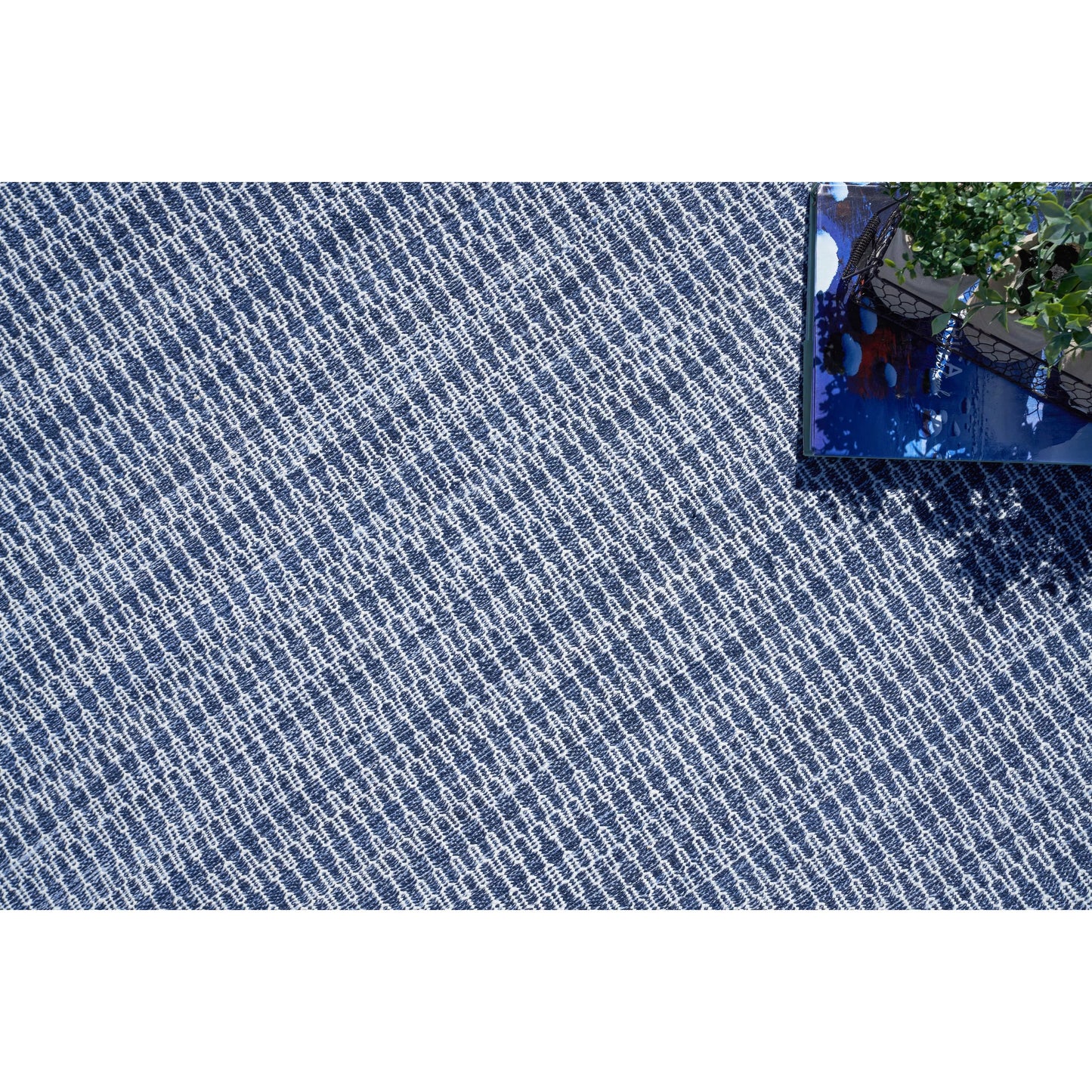 002 SI-2222208,SI-2293783 | Additional Silo | Florence 4962 Rug by Exquisite Rugs in navy. Made from p.e.t. yarn in a unique style.