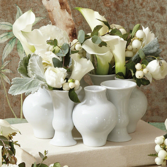 Chinoise Bud Wreath by Global Views. Made from porcelain in a transitional style.