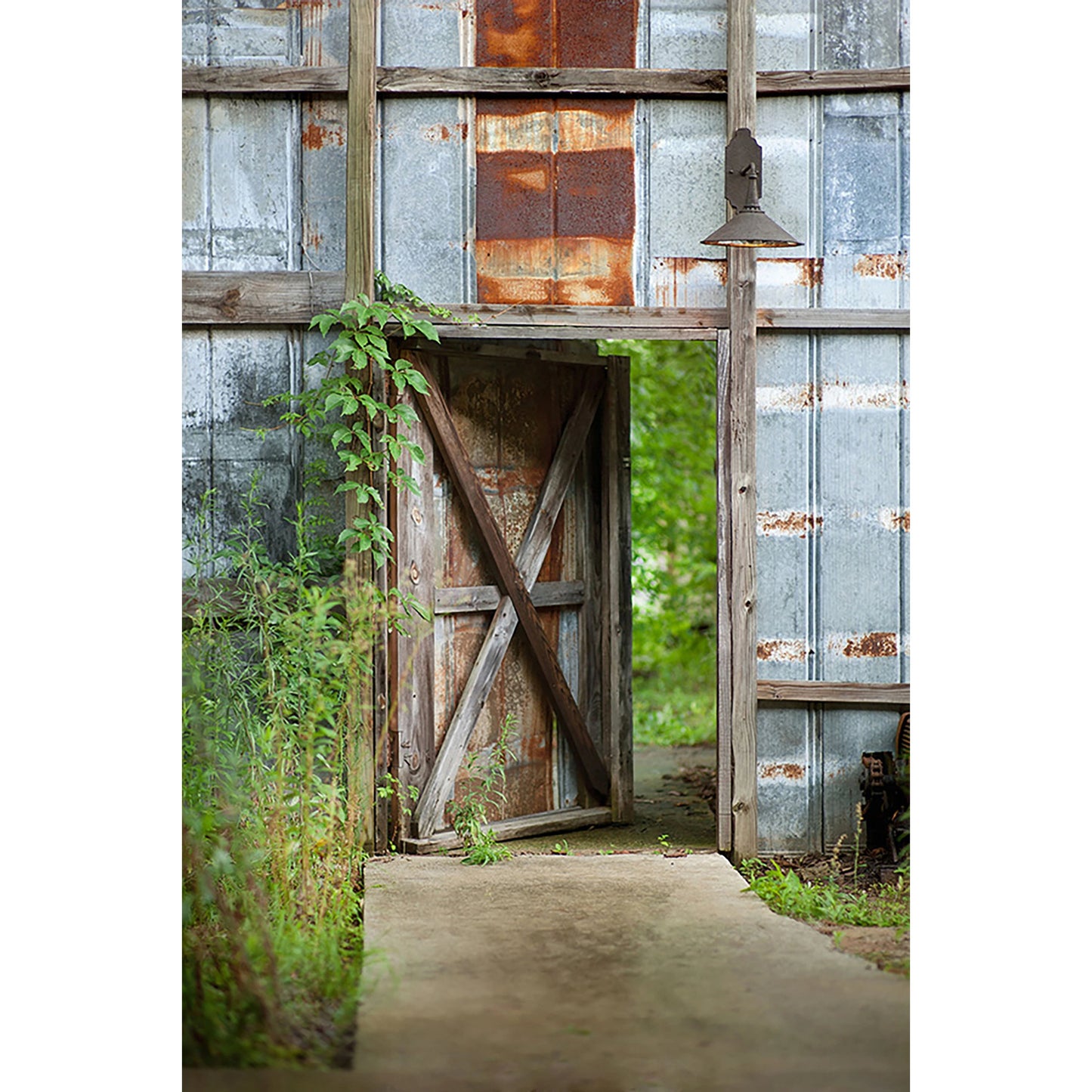 004 S-222994 | Lifestyle | Manuscript Wall Sconce by Currey and Company in jerry pair black. Made from unique in a transitional style.