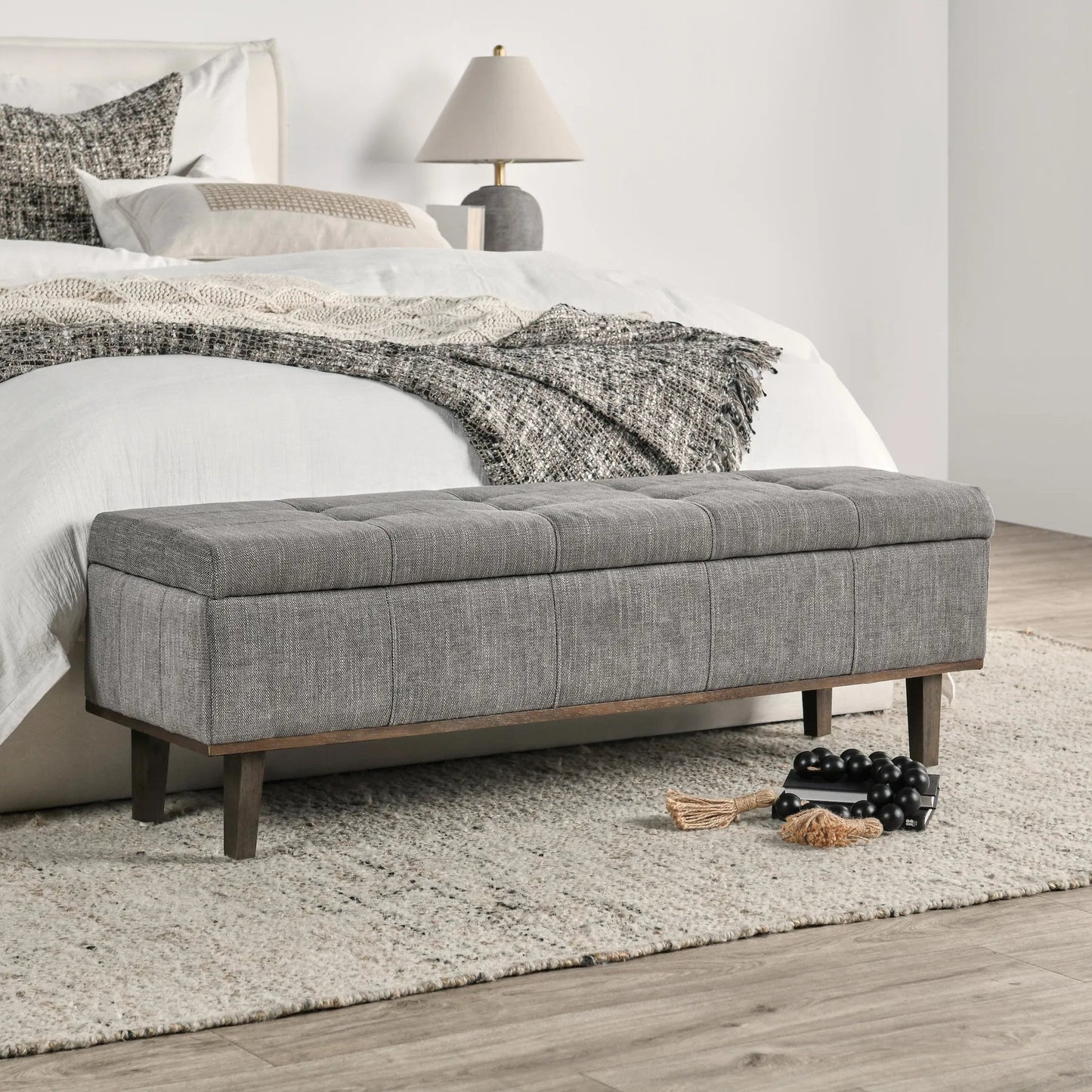 023 SI-2007503 | Lifestyle | Louise Tufted Storage Bench by Kosas Home. Made from rubber wood, polyester in a modern style.