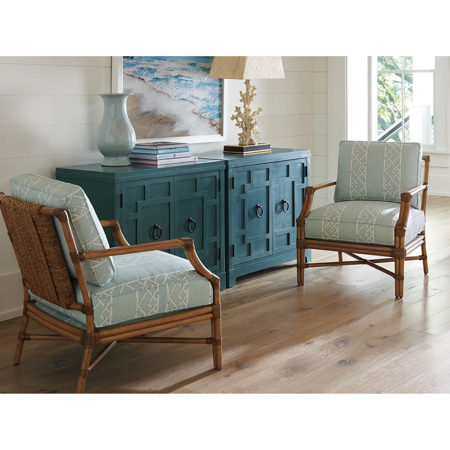012 SR-834830 | Lifestyle | Collins Bachelors Chest by Barclay Butera. Made from unique in a transitional style.