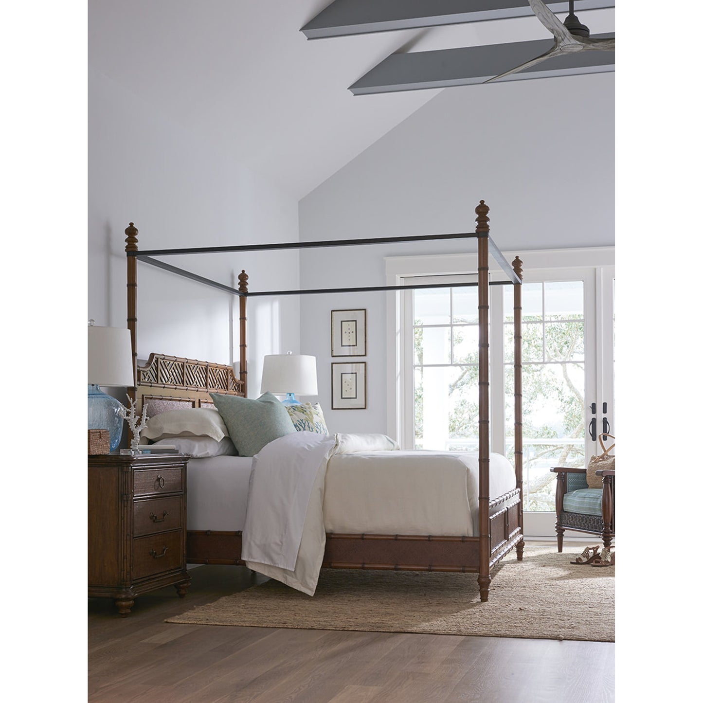006 SR-836556,SR-836557,SR-836558 | Lifestyle | West Indies Bed by Tommy Bahama Home in plantation. Made from unique in a coastal style.