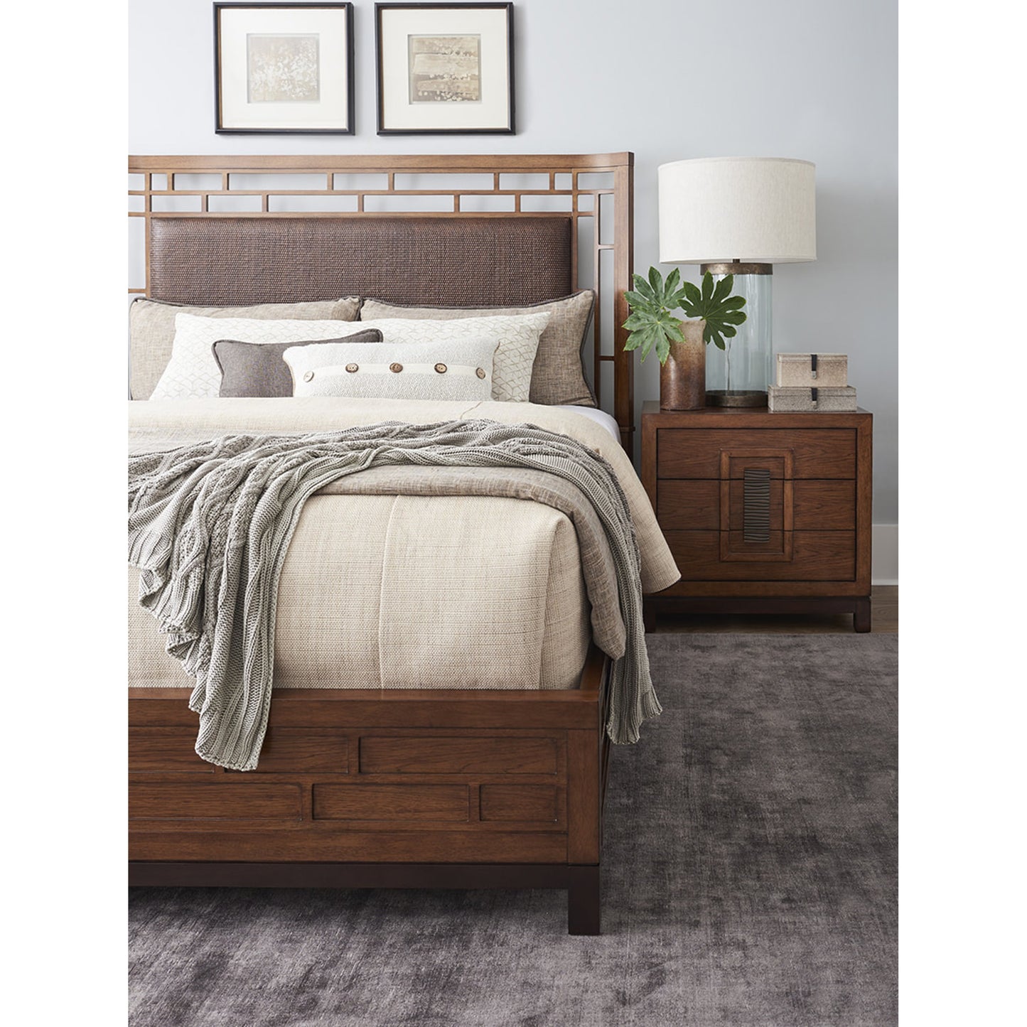 008 SR-836328,SR-836329,SR-836330 | Lifestyle | Paradise Point Bed by Tommy Bahama Home. Made from unique in a transitional style.