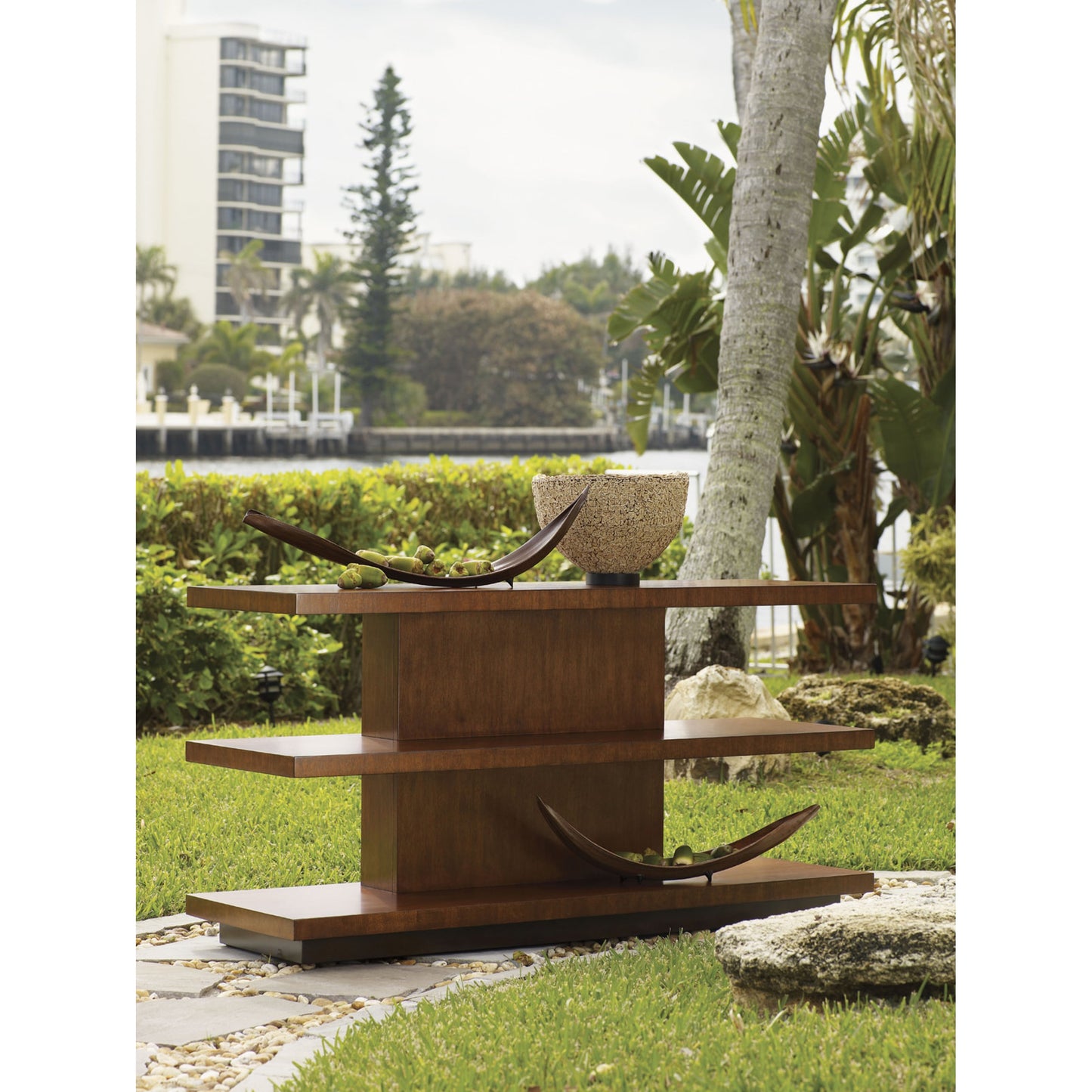 007 SR-836204 | Lifestyle | Lagoon Sofa Table by Tommy Bahama Home. Made from unique in a modern style.