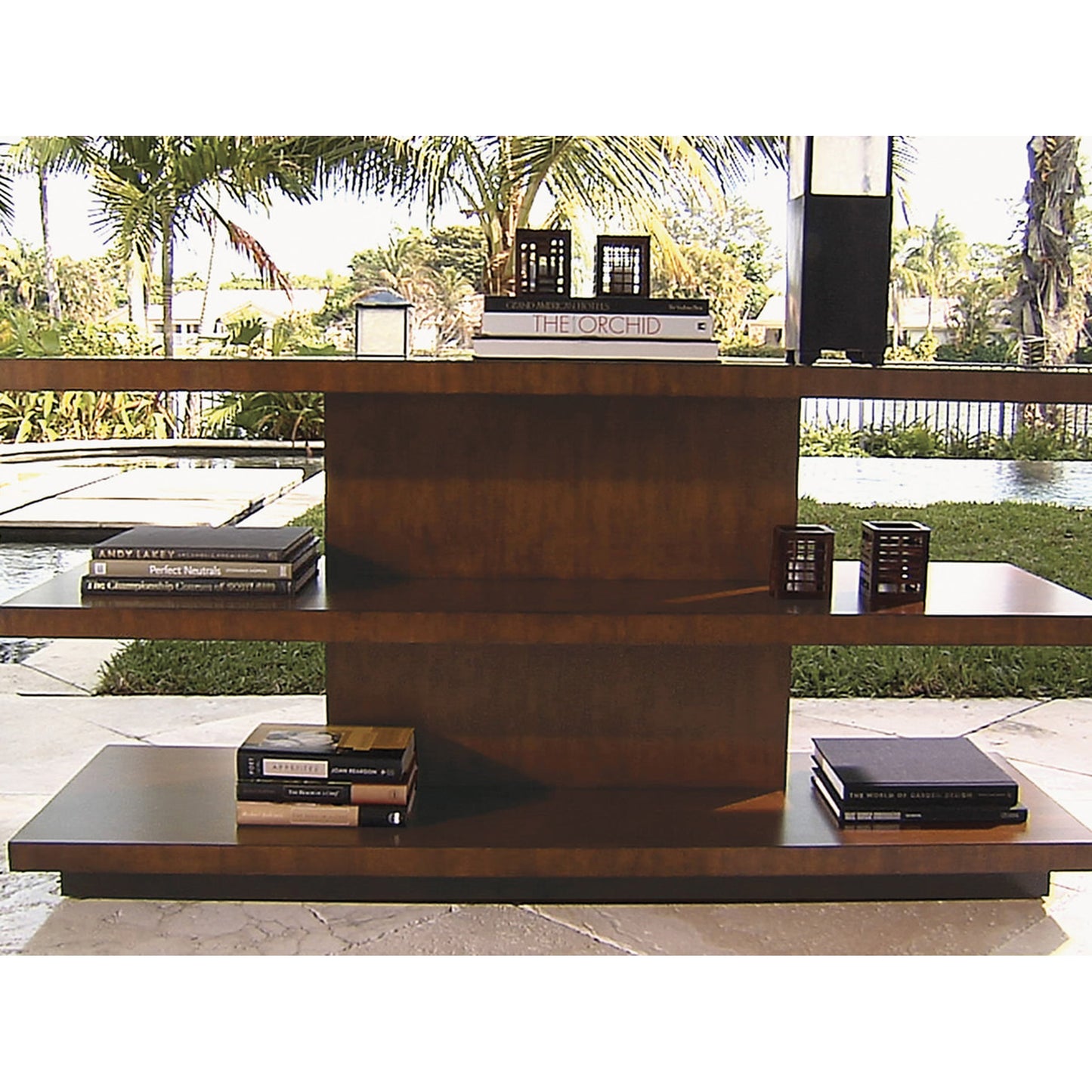 008 SR-836204 | Lifestyle | Lagoon Sofa Table by Tommy Bahama Home. Made from unique in a modern style.
