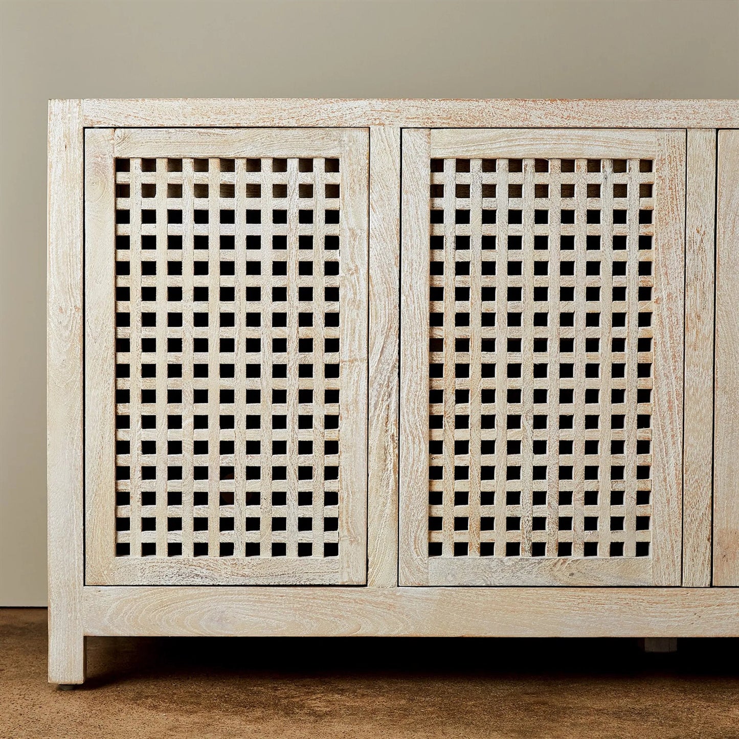 002 SR-701108 | Closeup | Driftwood Lattice Credenza by Global Views in white washed. Made from mango, mdf in a coastal style.