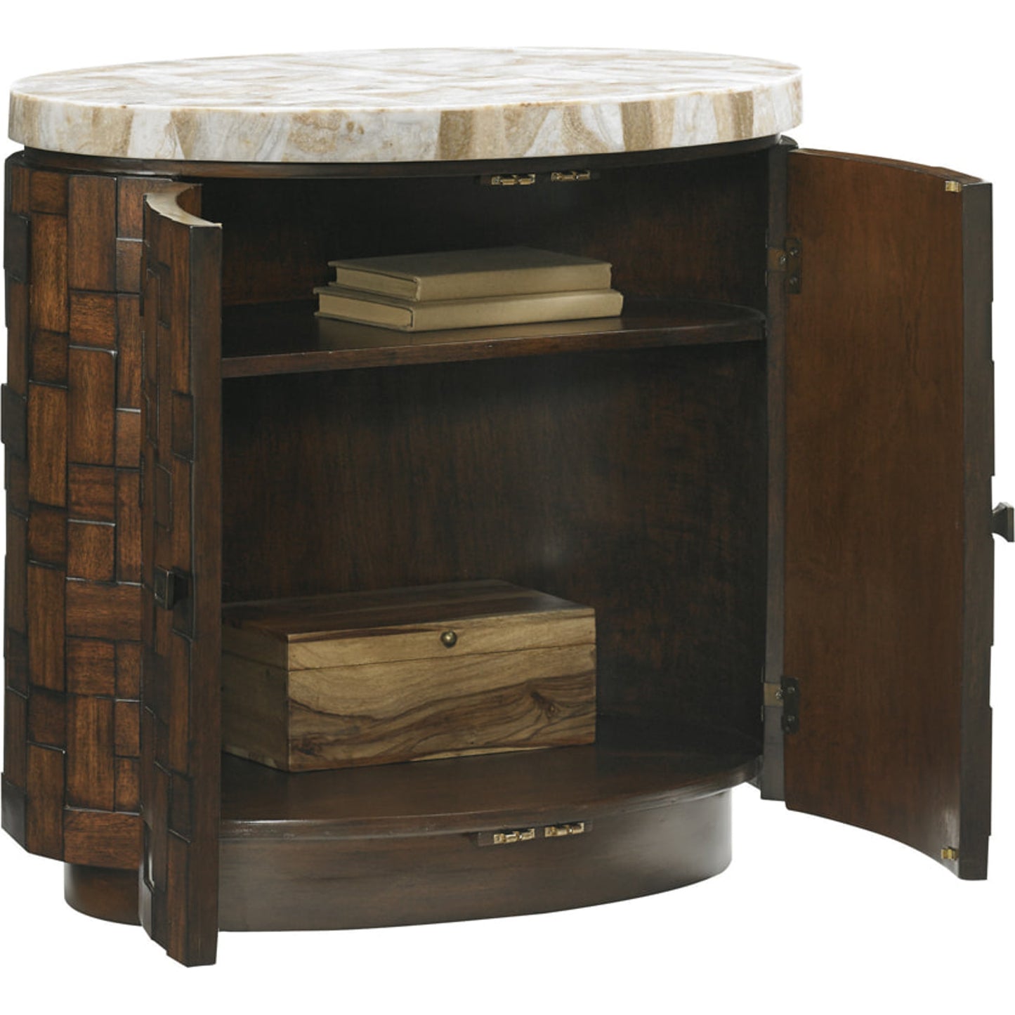 002 SR-835944 | Additional Silo | Banyan Oval Accent Table by Tommy Bahama Home. Made from unique in a coastal style.