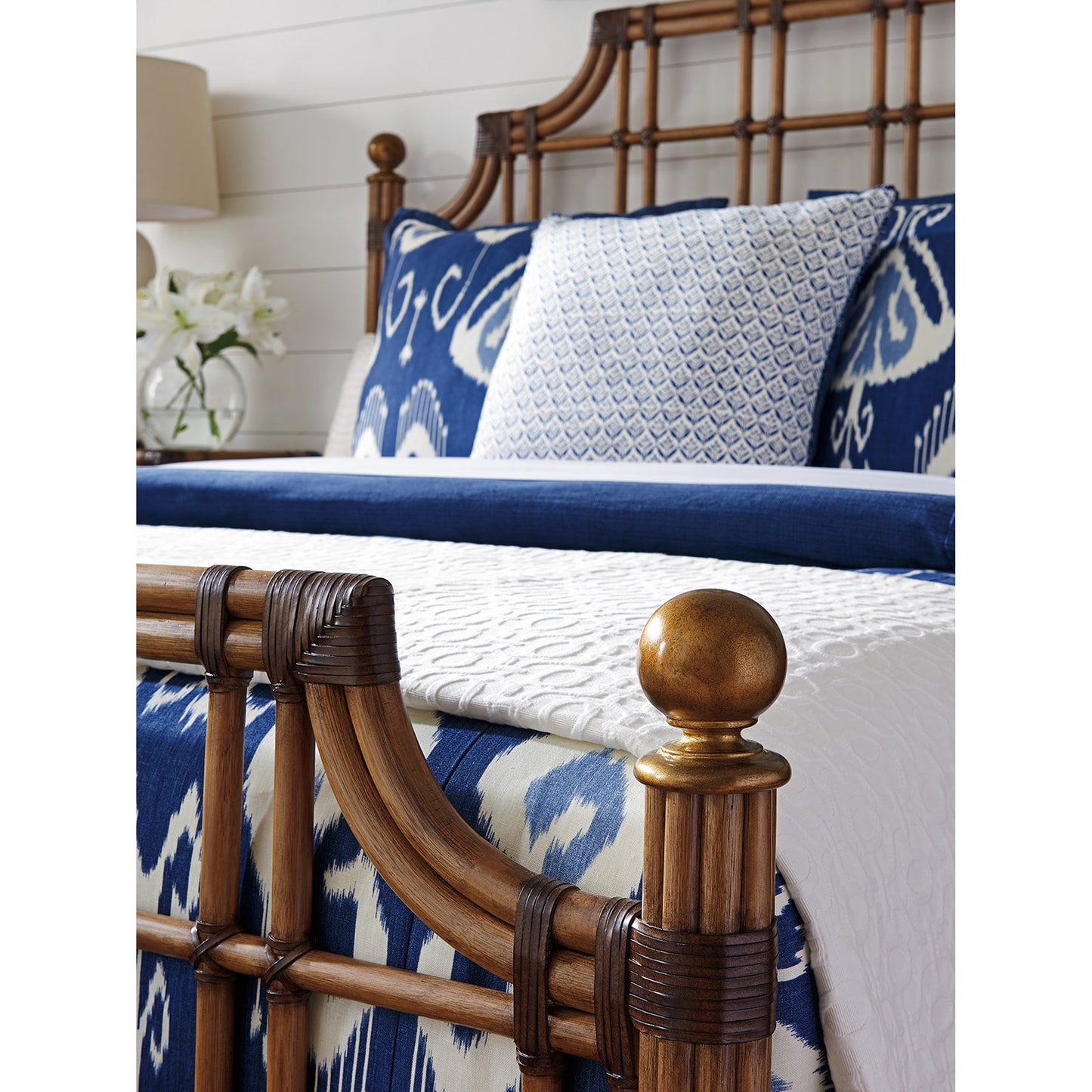 004 SR-836471,SR-836473 | Lifestyle | St. Kitts Rattan Bed by Tommy Bahama Home. Made from unique in a coastal style.