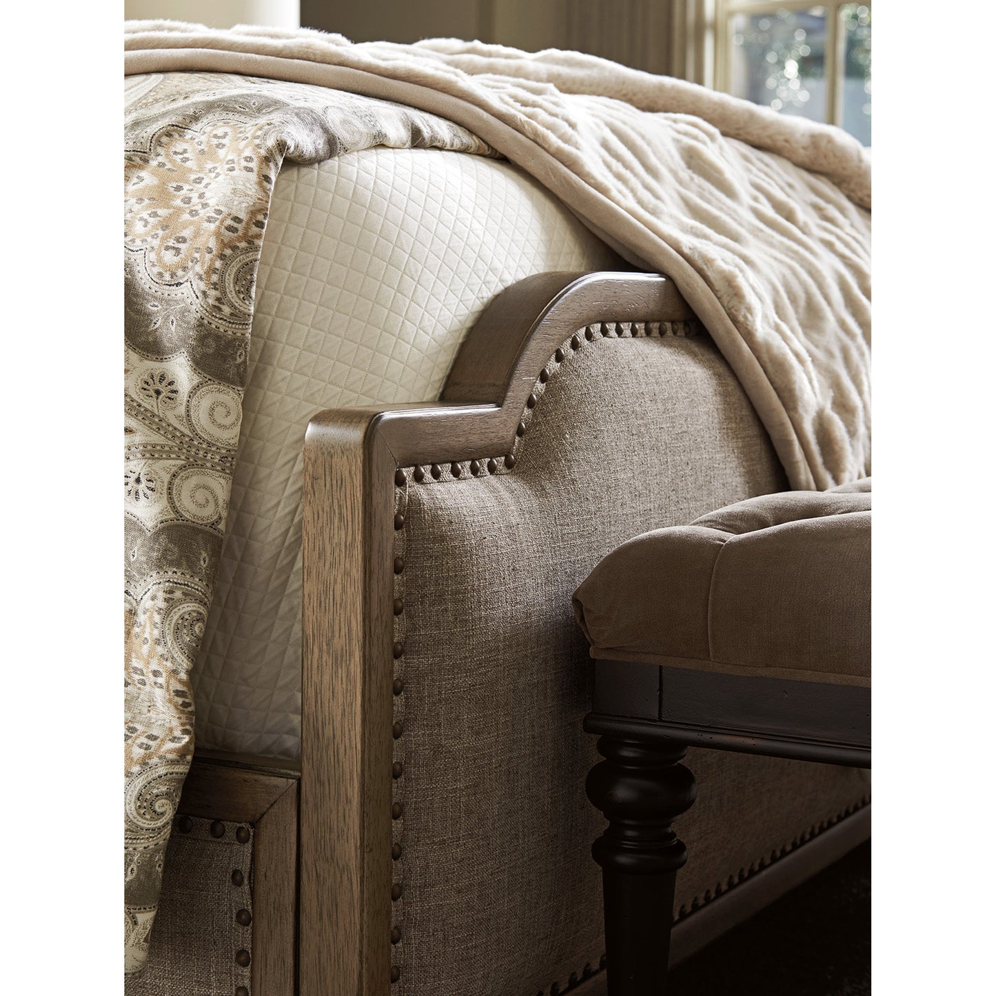 006 SR-836489,SR-836490,SR-836491 | Lifestyle | Stone Harbour Upholstered Bed by Tommy Bahama Home in berwick. Made from unique in a transitional style.