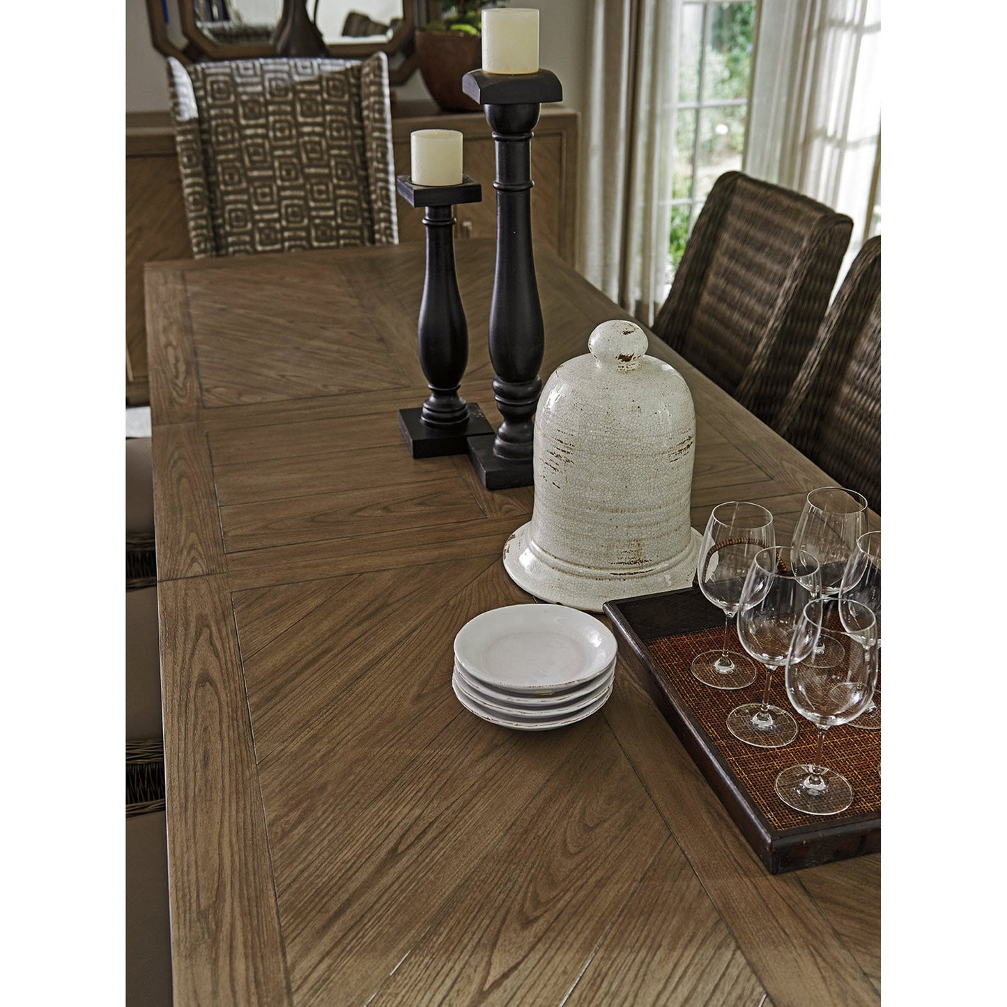 010 SR-836341 | Lifestyle | Pierpoint Double Pedestal Dining Table by Tommy Bahama Home. Made from unique in a transitional style.