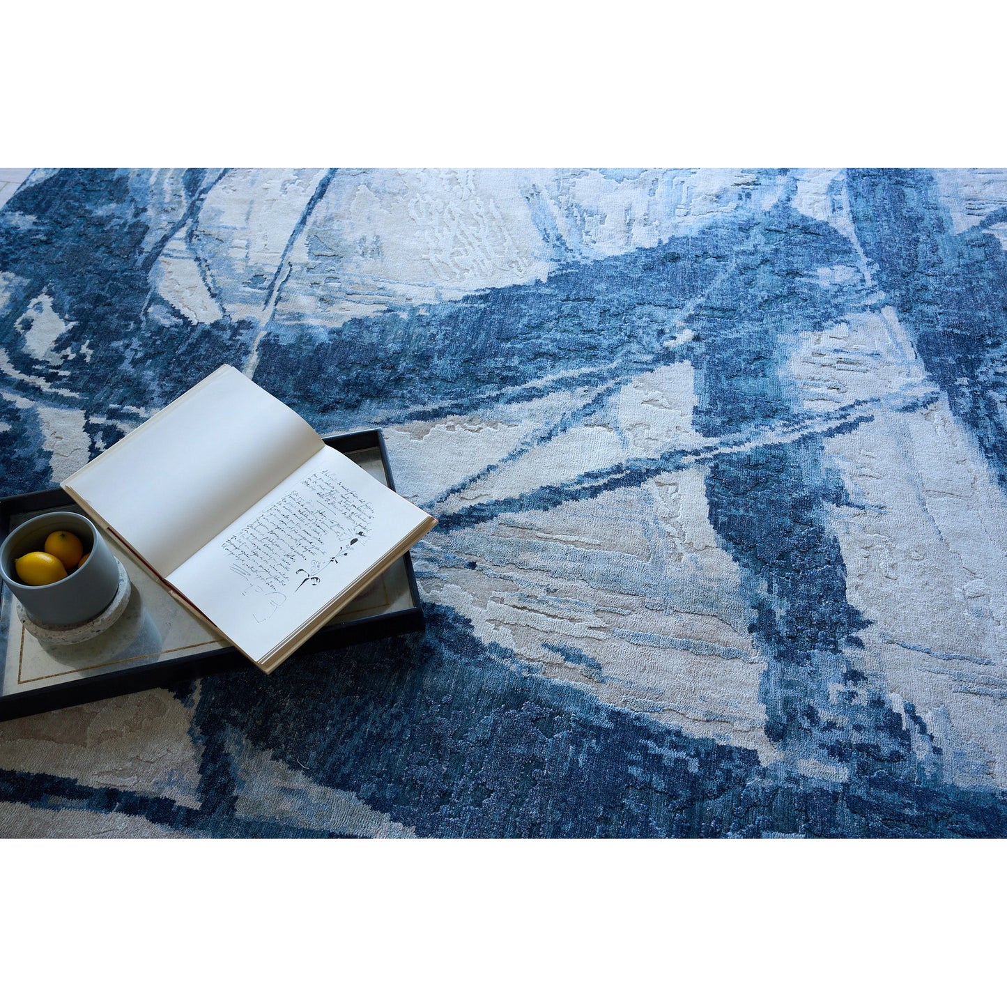 007 SI-2101777,SI-2101778,SI-2101779,SI-2101780,SI-2101781,SI-2101782 | Lifestyle | Floor Art 5709 Rug by Exquisite Rugs in ivory, dark blue. Made from bamboo silk in a unique style.