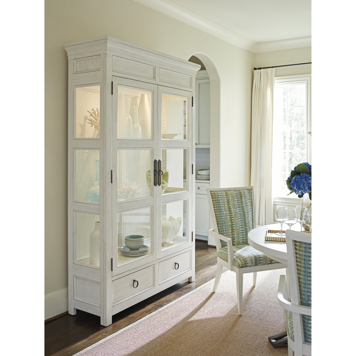 008 SR-836400 | Lifestyle | Sanctuary Curio China by Tommy Bahama Home. Made from unique in a transitional style.