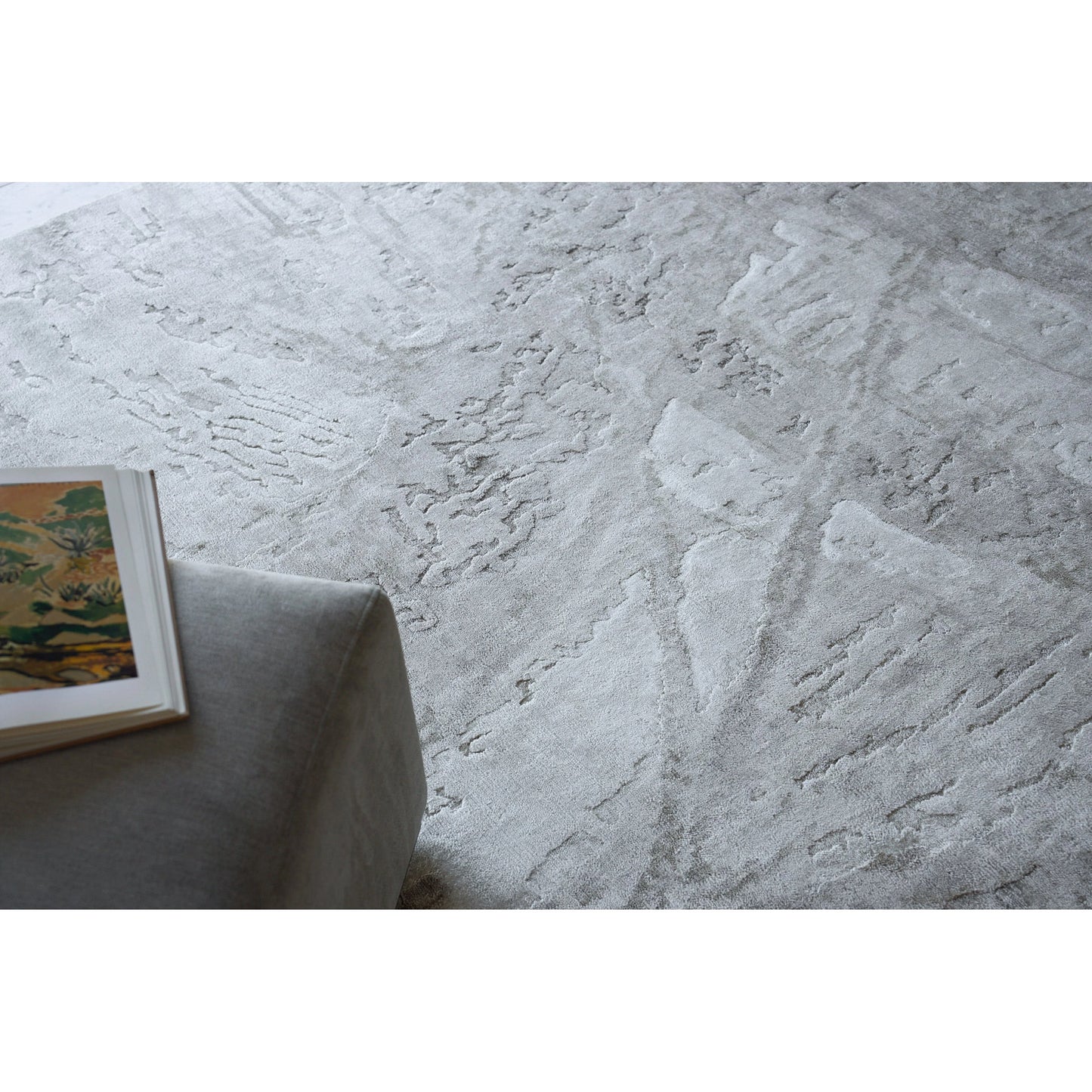 005 SI-2101783,SI-2101784,SI-2101785,SI-2101786,SI-2101787 | Lifestyle | Floor Art 5710 Rug by Exquisite Rugs in ivory, beige. Made from bamboo silk in a unique style.
