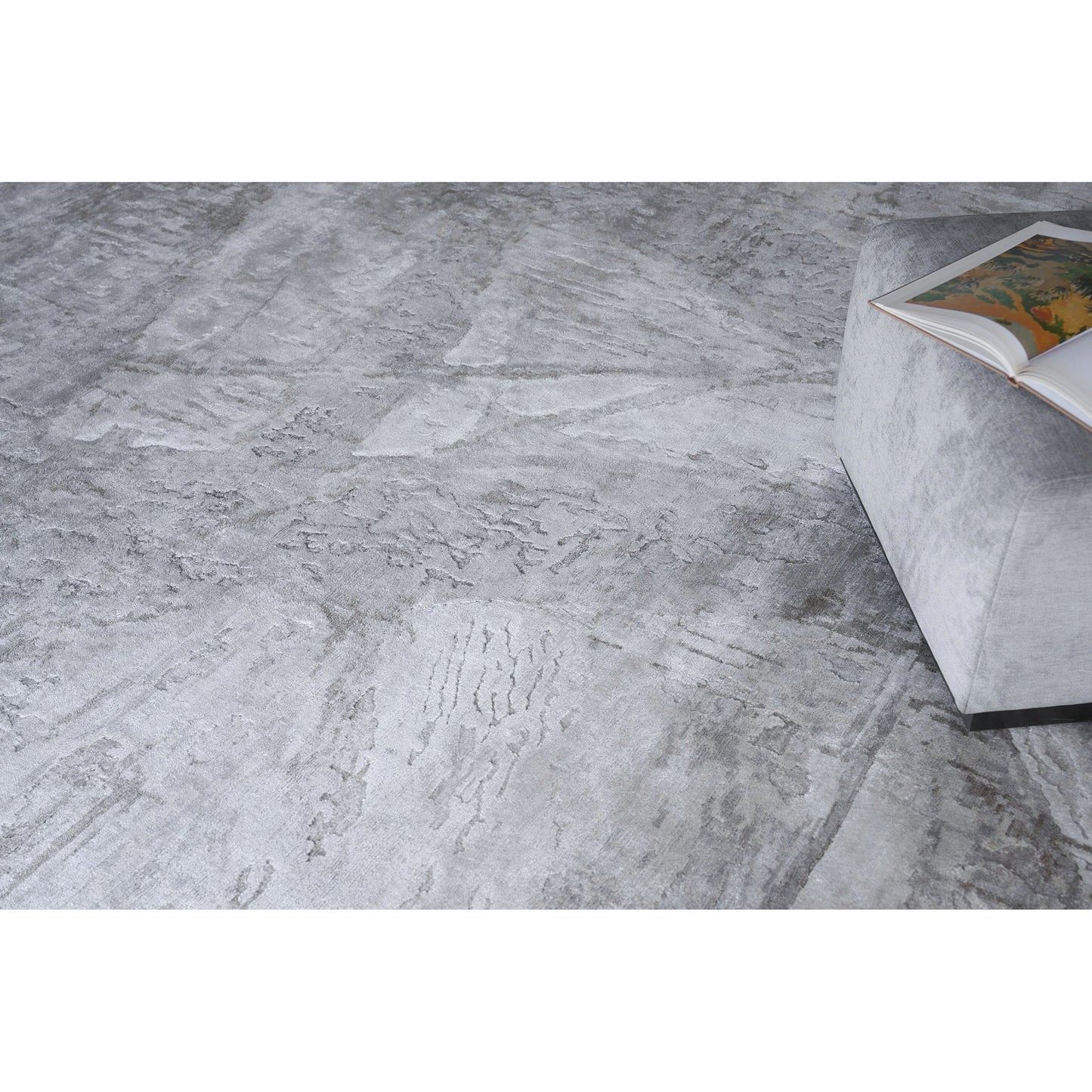 006 SI-2101783,SI-2101784,SI-2101785,SI-2101786,SI-2101787 | Lifestyle | Floor Art 5710 Rug by Exquisite Rugs in ivory, beige. Made from bamboo silk in a unique style.