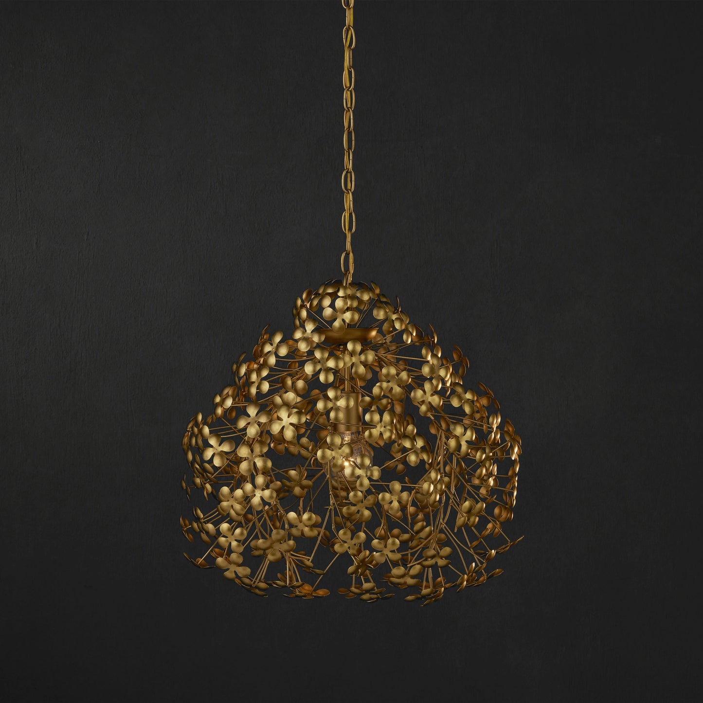 010 SI-2007704 | Lifestyle | Cloverfield Pendant by Currey and Company in contemporary gold leaf. Made from wrought iron in a modern style.