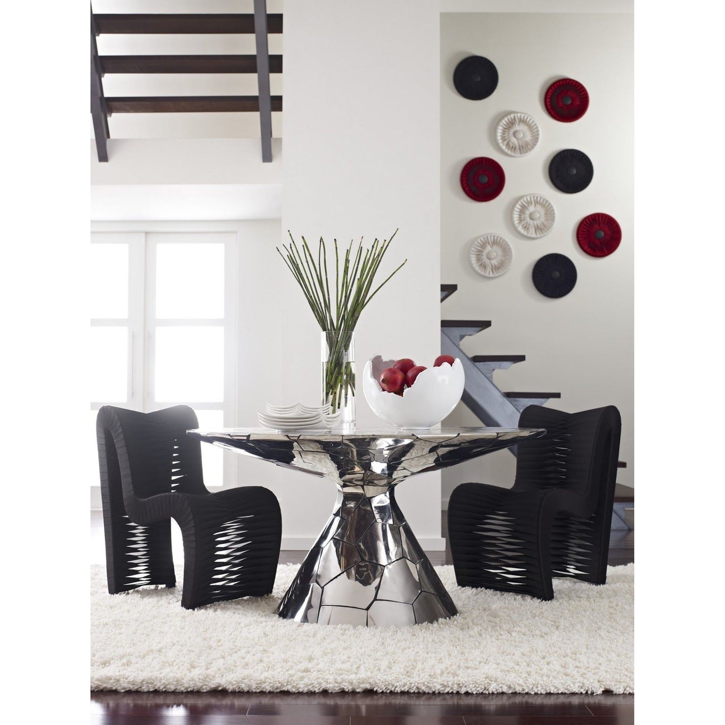 001 SR-820289 | Lifestyle | Crazy Cut Dining Table by Phillips Collection in silver. Made from metal in a eclectic & global style.