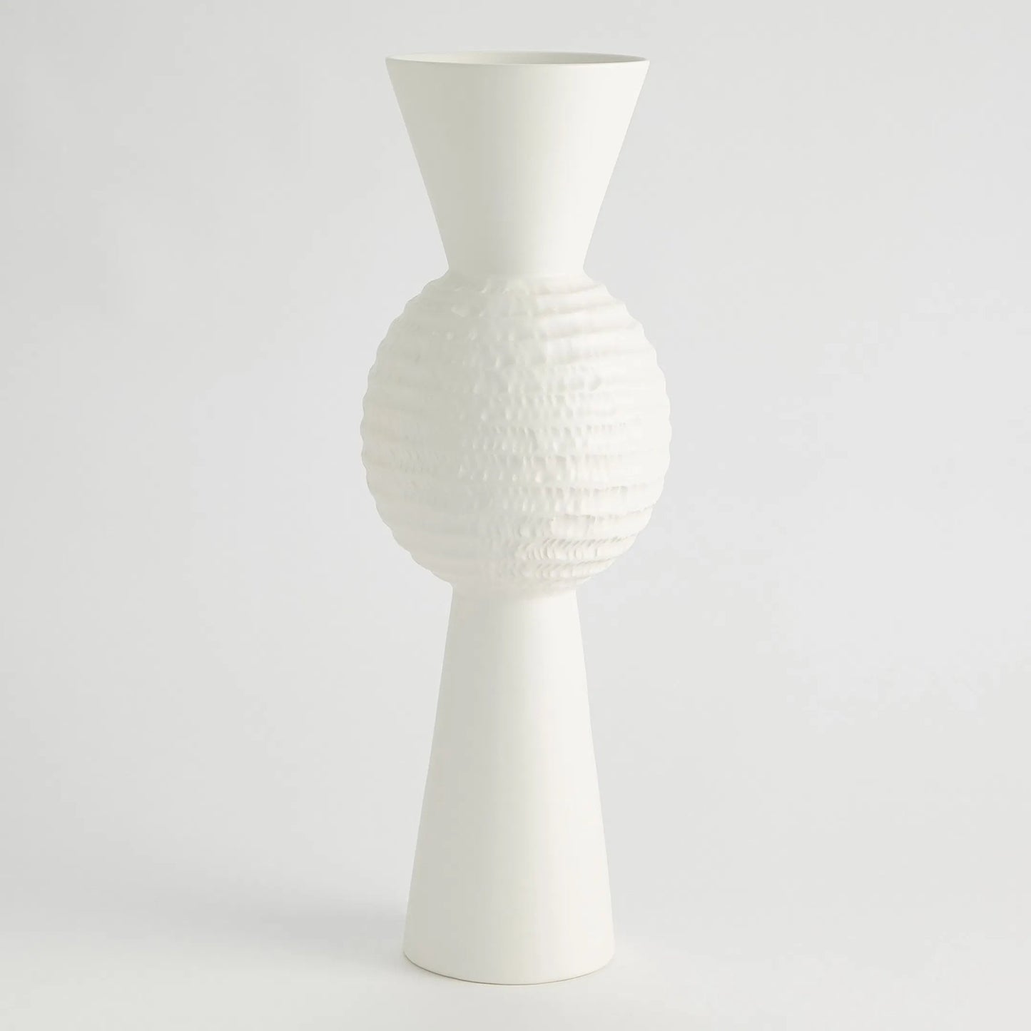 001 SI-2445407,SI-2445408,SI-2445409 | Additional Silo | Chiseled Orb Vase by Global Views in matte white. Made from ceramic in a modern style.