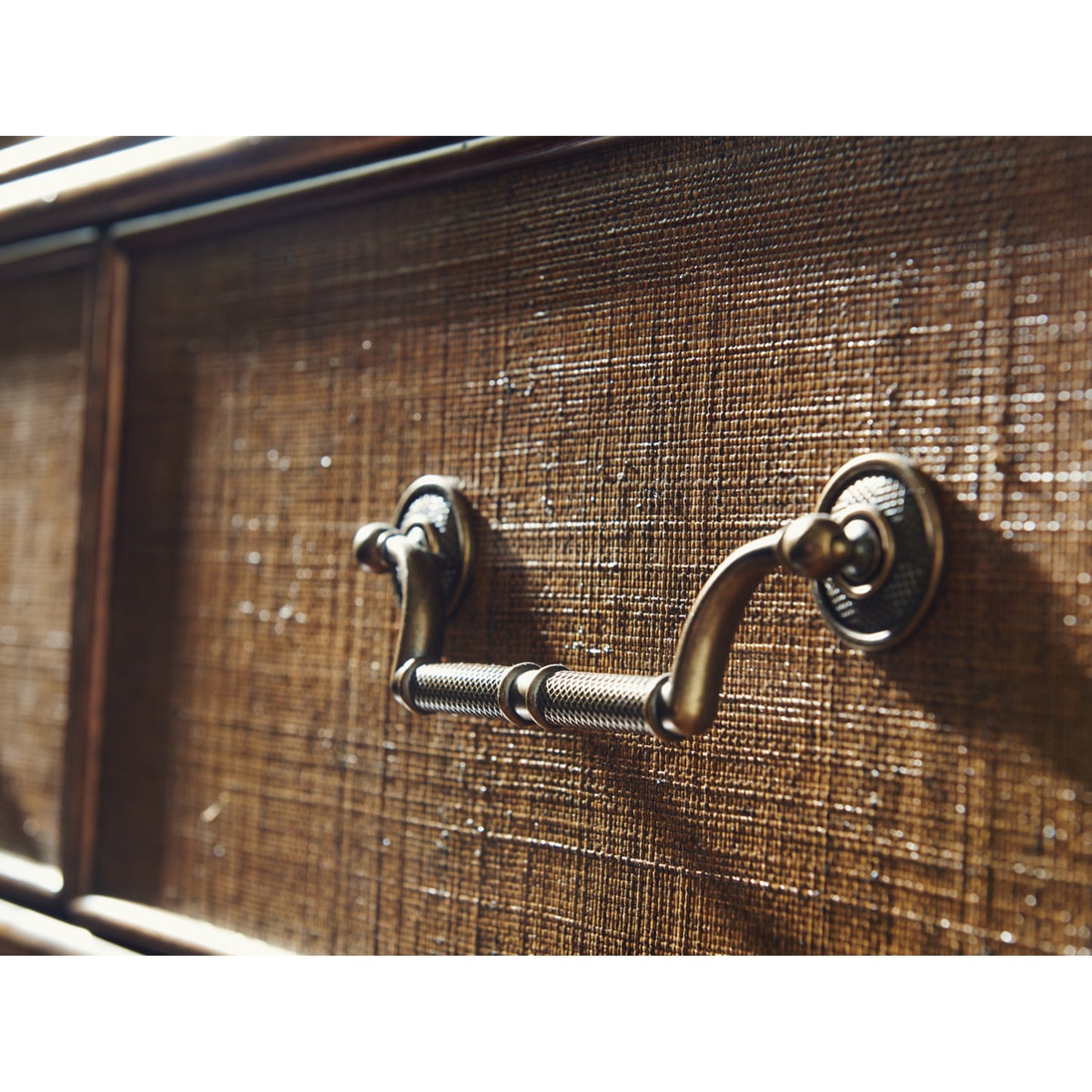 003 SR-835941 | Additional Silo | Balencia Gentlemans Chest by Tommy Bahama Home. Made from unique in a traditional style.