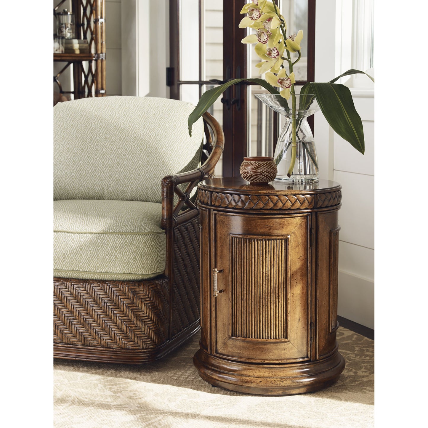 005 SR-835957 | Lifestyle | Belize Round End Table by Tommy Bahama Home. Made from unique in a traditional style.