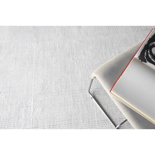 Manhattan Rug by Exquisite Rugs in ivory. Made from polyester in a unique style.